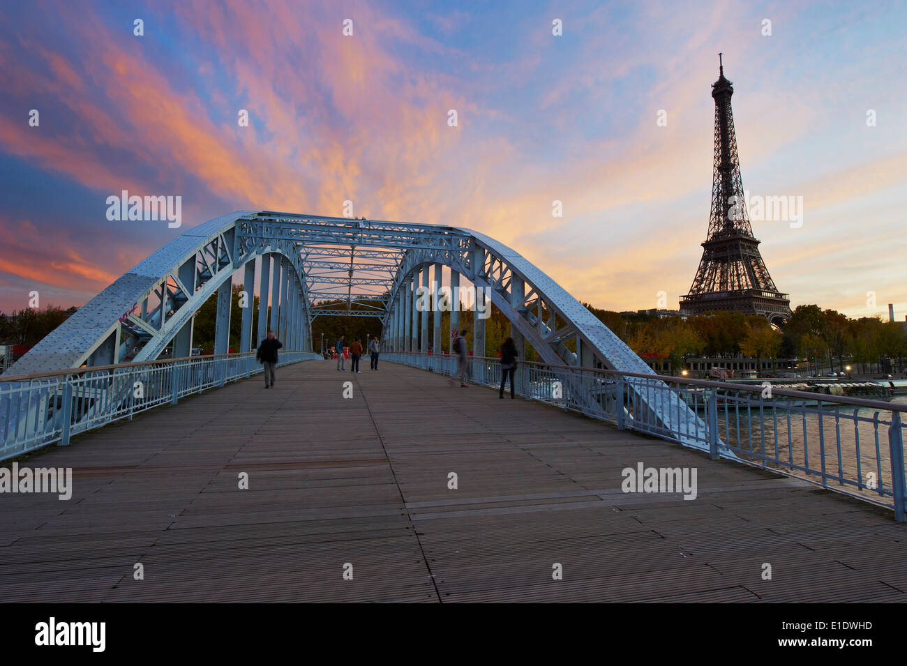 France, Paris, Debilly footbridge and Eiffel Tower Stock Photo - Alamy