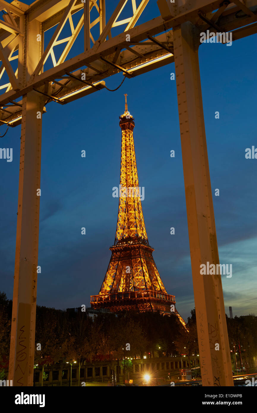France, Paris, Debilly footbridge and Eiffel Tower Stock Photo