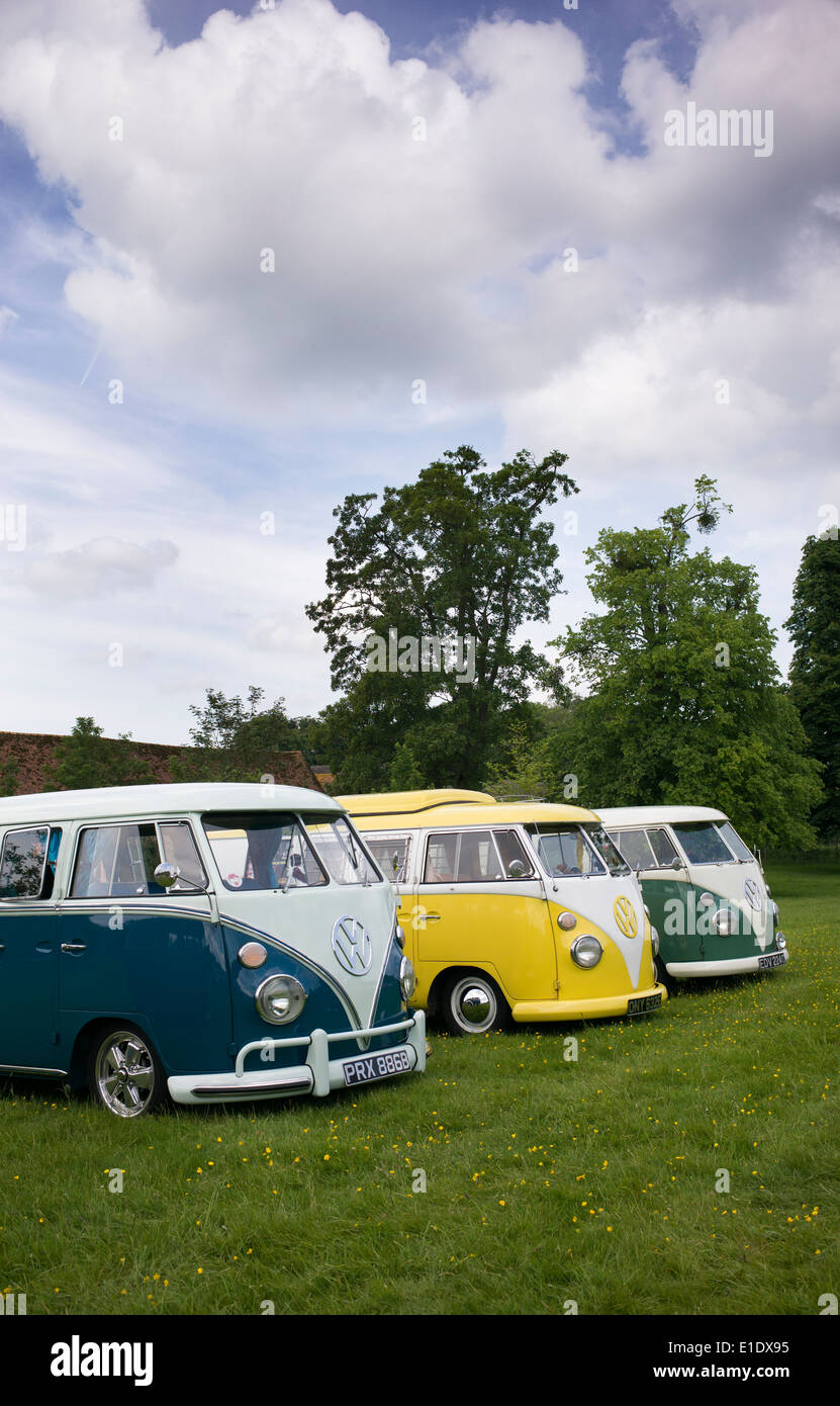 Line of VW Split Screen Volkswagen camper vans at a VW show. England ...