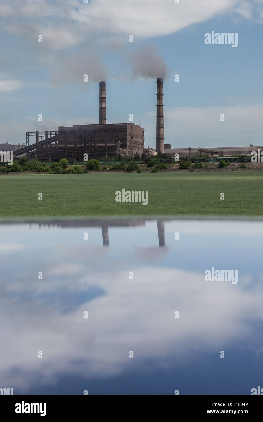 Azovstal steel plant in mariupol hi-res stock photography and images ...