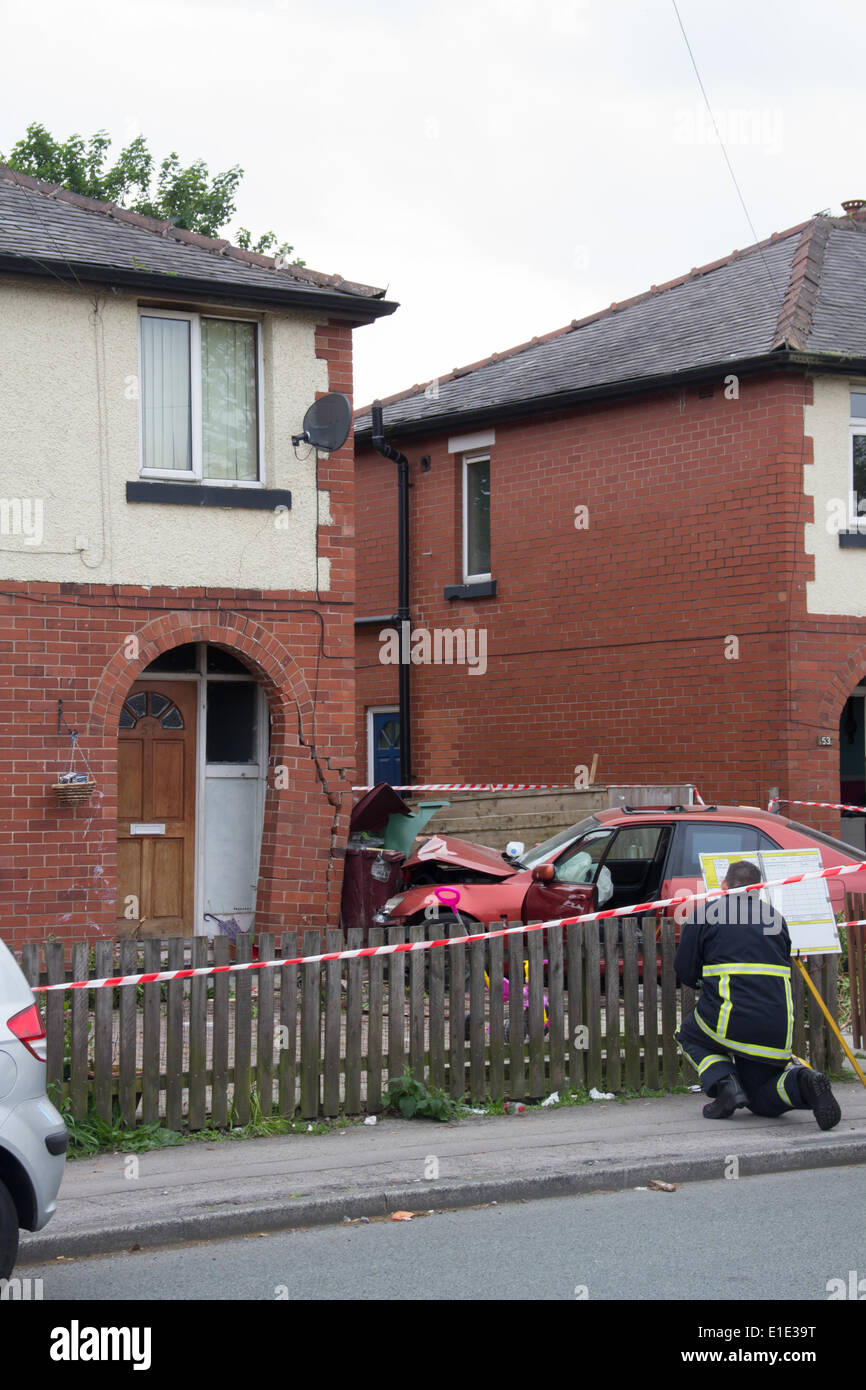 Fire Damaged House Uk High Resolution Stock Photography And Images - Alamy
