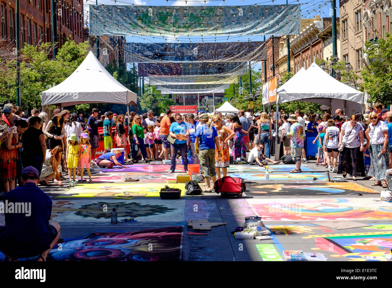 Denver, Colorado. 1st June, 2014. Artists put the finishing touches on