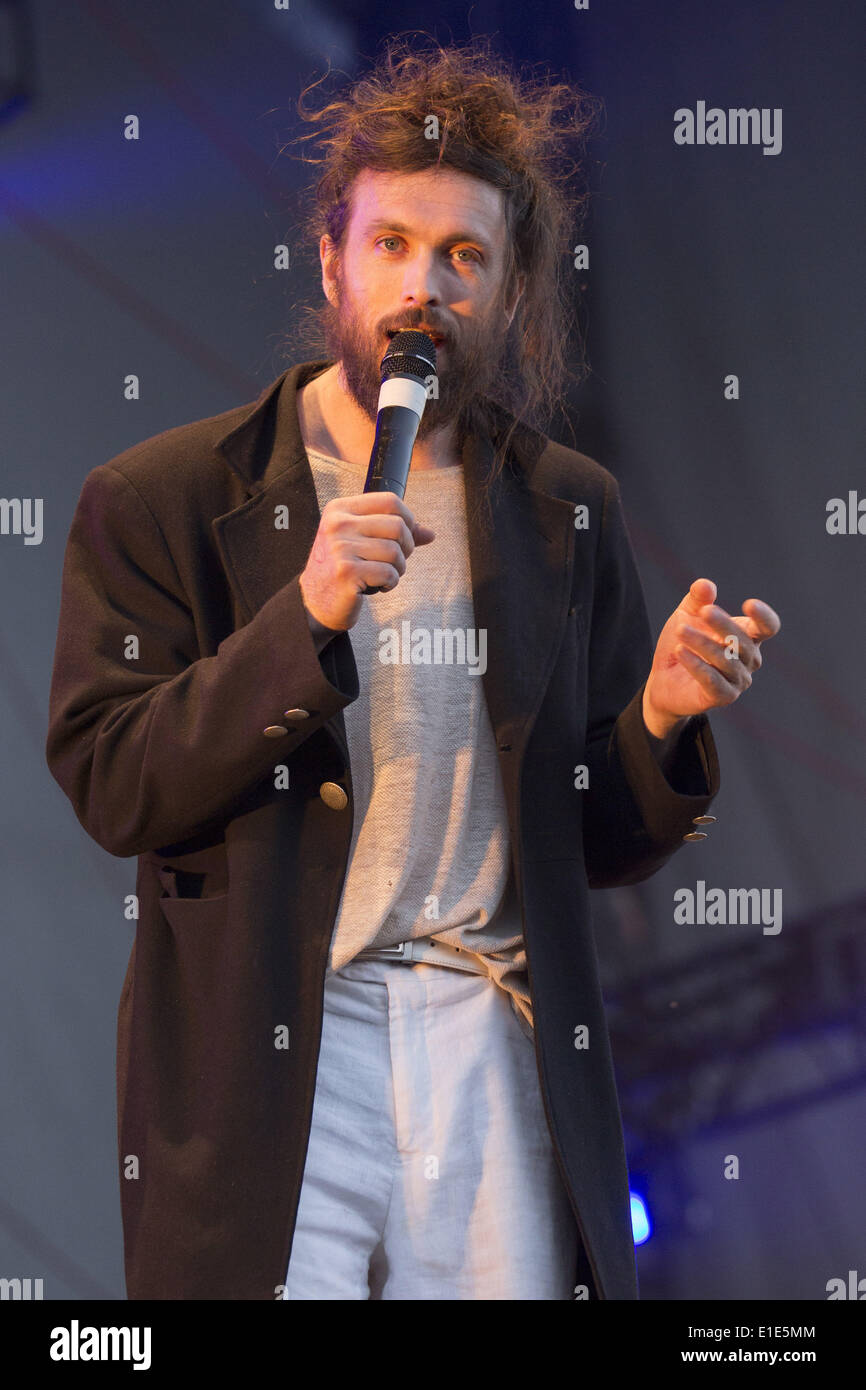 Chicago, Illinois, USA. 31st May, 2014. ALEX EBERT performs with Edward Sharpe and the Magnetic Zeros at the FirstMerit Bank Pavilion at Northerly Island in Chicago, Illinois © Daniel DeSlover/ZUMAPRESS.com/Alamy Live News Stock Photo