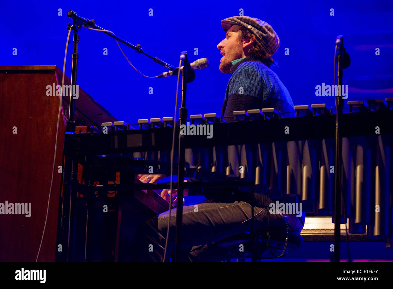 Chicago, Illinois, USA. 31st May, 2014. Musician ZACH GILL performs live with Jack Johnson at the FirstMerit Bank Pavilion at Northerly Island in Chicago, Illinois © Daniel DeSlover/ZUMAPRESS.com/Alamy Live News Stock Photo
