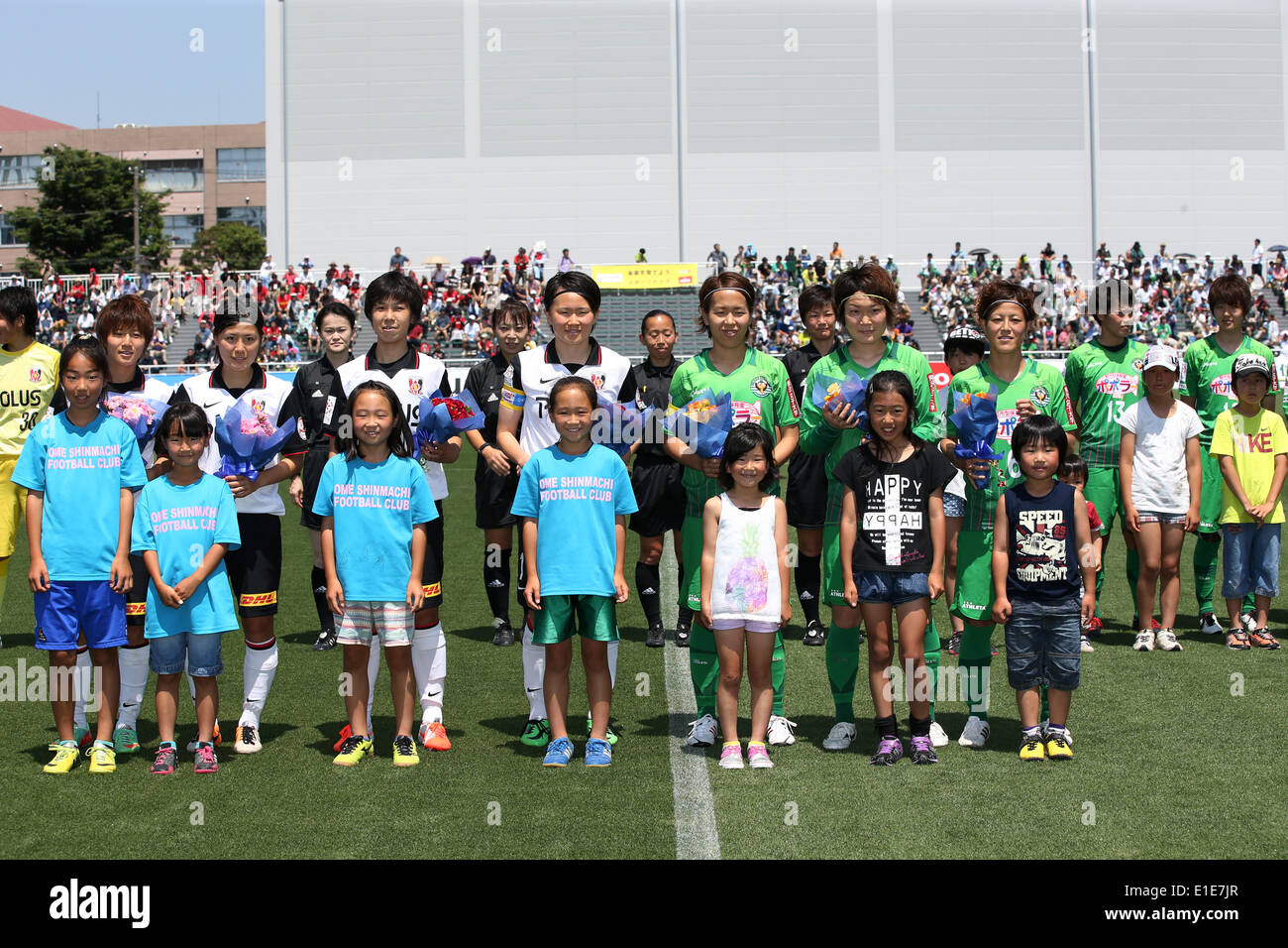 Ajinomoto Field Nishigaoka Stadium, Tokyo, Japan. 1st June, 2014. (L to