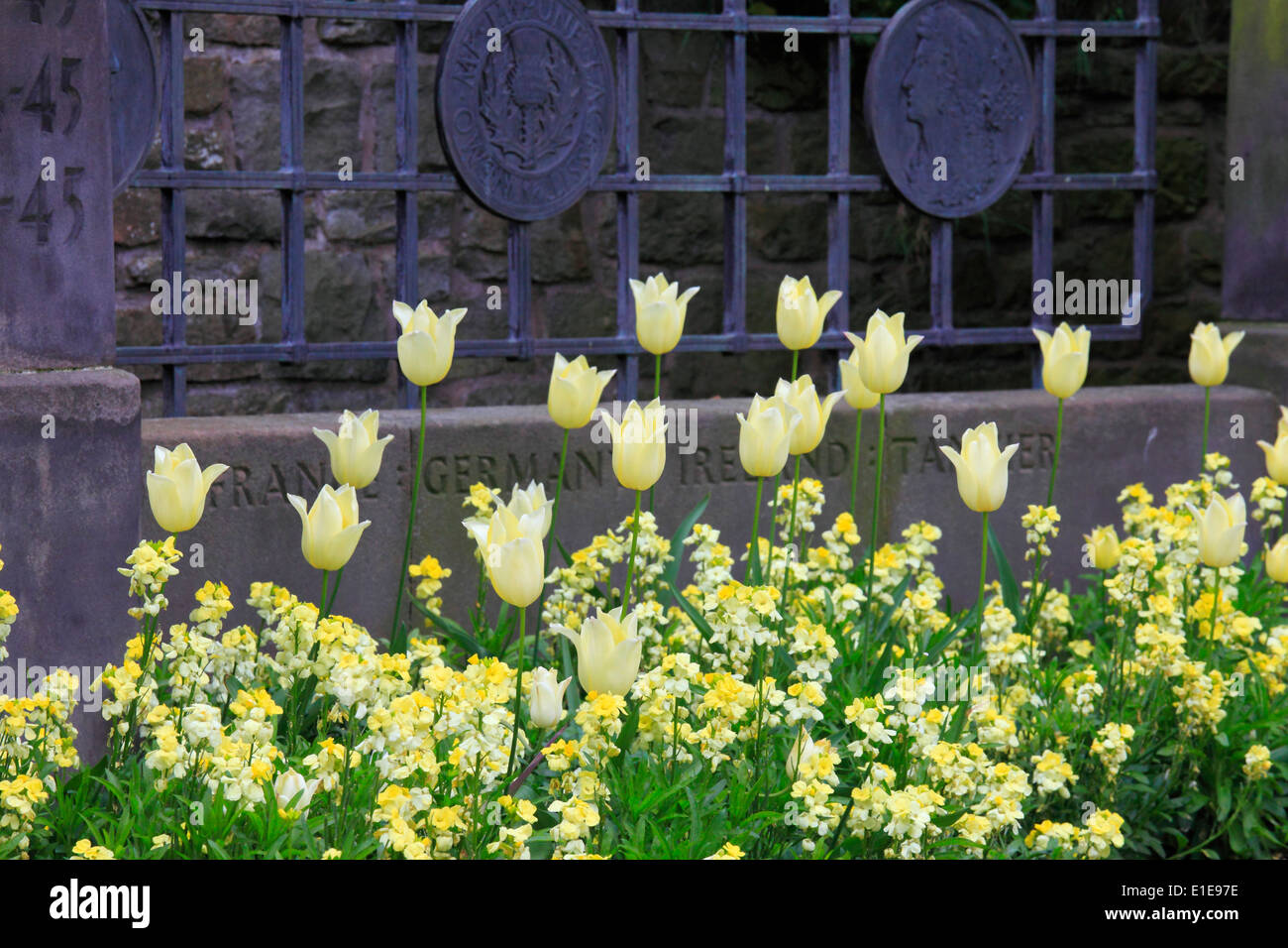 Edinburgh princes street gardens hires stock photography and images