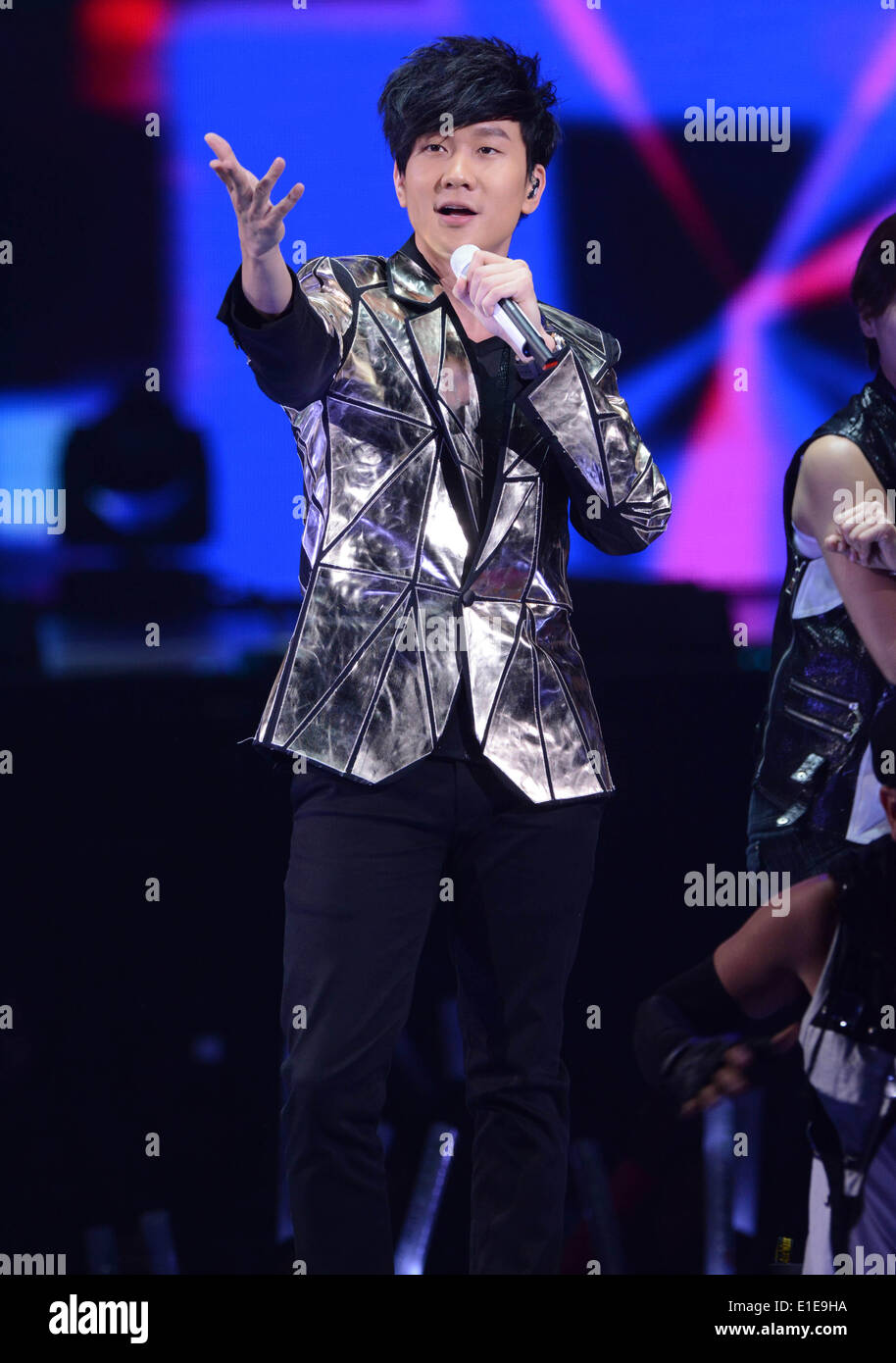 Taipei. 2nd June, 2014. Singer JJ Lin performs during the awarding ceremony of 2014 hito Pop Music in Taipei, southeast China's Taiwan, June 1, 2014. © Xinhua/Alamy Live News Stock Photo