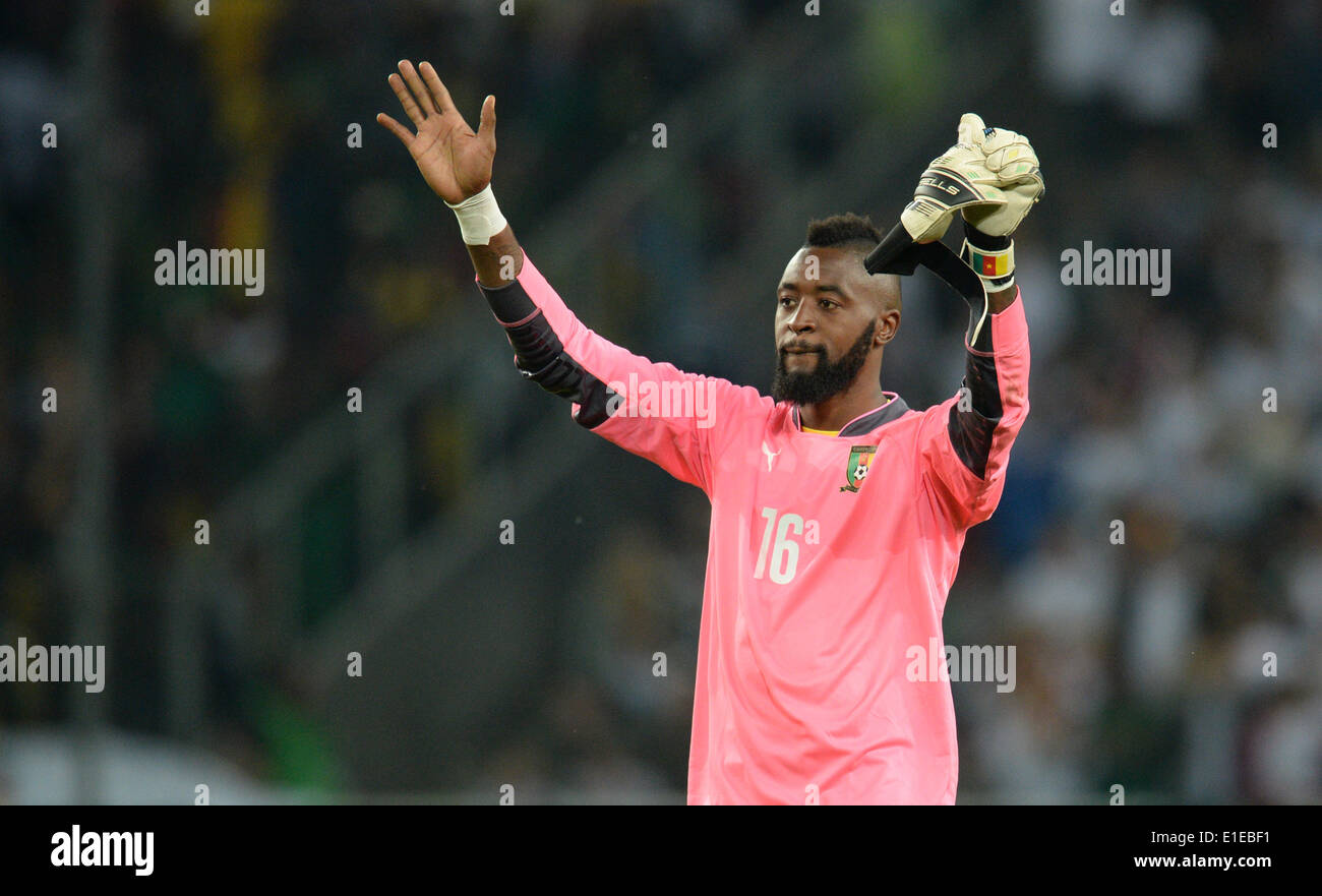 Moenchengladbach, Germany. 01st June, 2014. Cameroon's goalkeeper Charles Itandje reacts during the friendly soccer match between Germany and Cameroon at the Borussia Park stadium in Moenchengladbach, Germany, 01 June 2014. Photo: Bernd Thissen/dpa/Alamy Live News Stock Photo