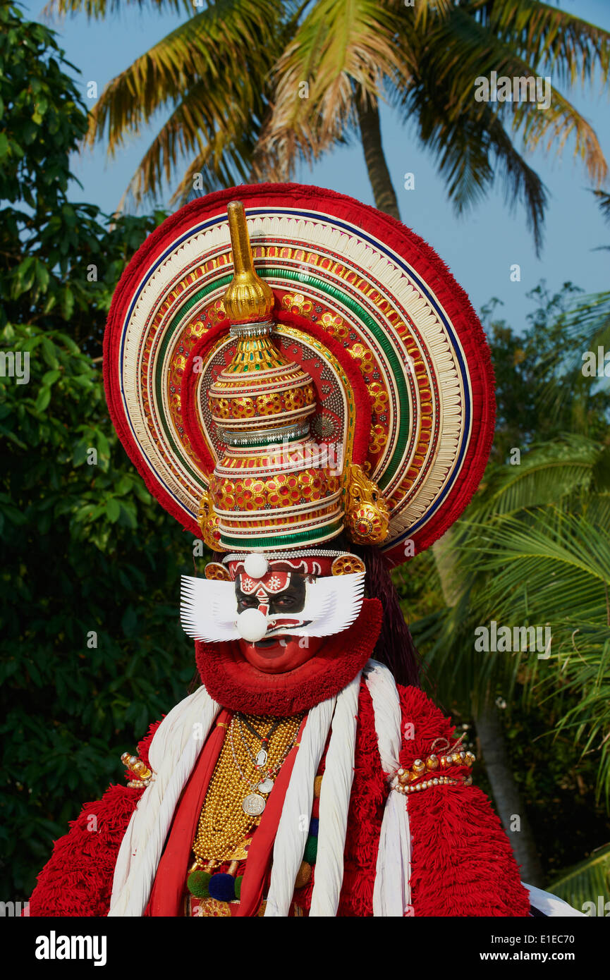 India, Kerala State, Fort cochin or Kochi, Kathakali dancers Stock Photo