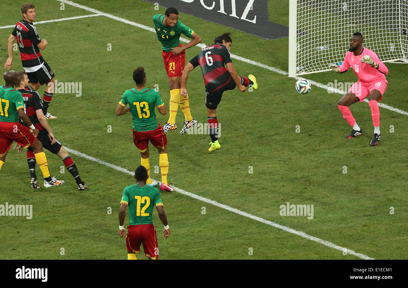 Germany's Sami Khedira shoots the ball towards Cameroon's goalkeeper Charles Itandje during the friendly soccer match between Germany and Cameroon at the Borussia Park stadium in Moenchengladbach, Germany, 01 June 2014. Photo: Rolf Vennenbernd/dpa Stock Photo
