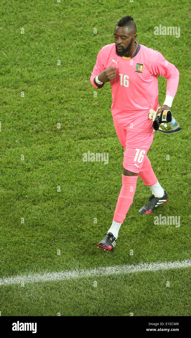 Moenchengladbach, Germany. 01st June, 2014. Cameroon's goalkeeper Charles Itandje during the friendly soccer match between Germany and Cameroon at the Borussia Park stadium in Moenchengladbach, Germany, 01 June 2014. Photo: Rolf Vennenbernd/dpa/Alamy Live News Stock Photo