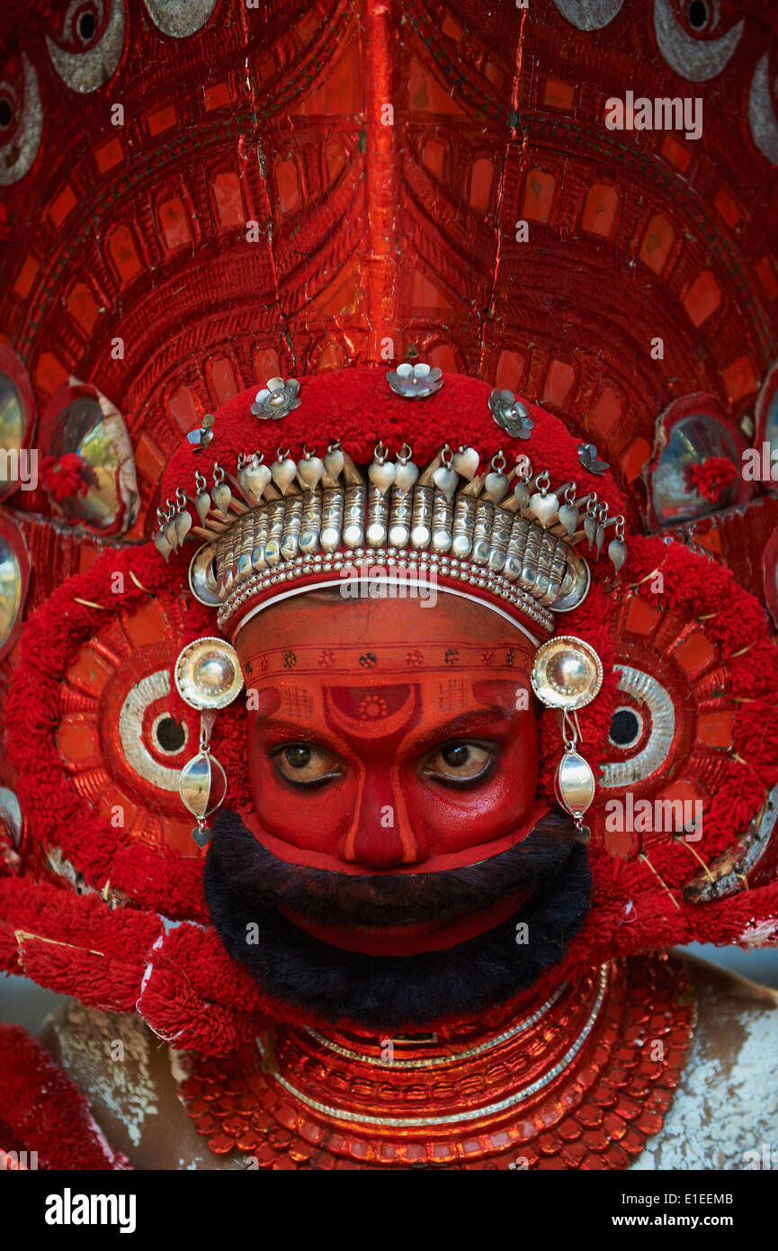 India, Kerala state, around Kannur, Teyyam ceremony, god representating