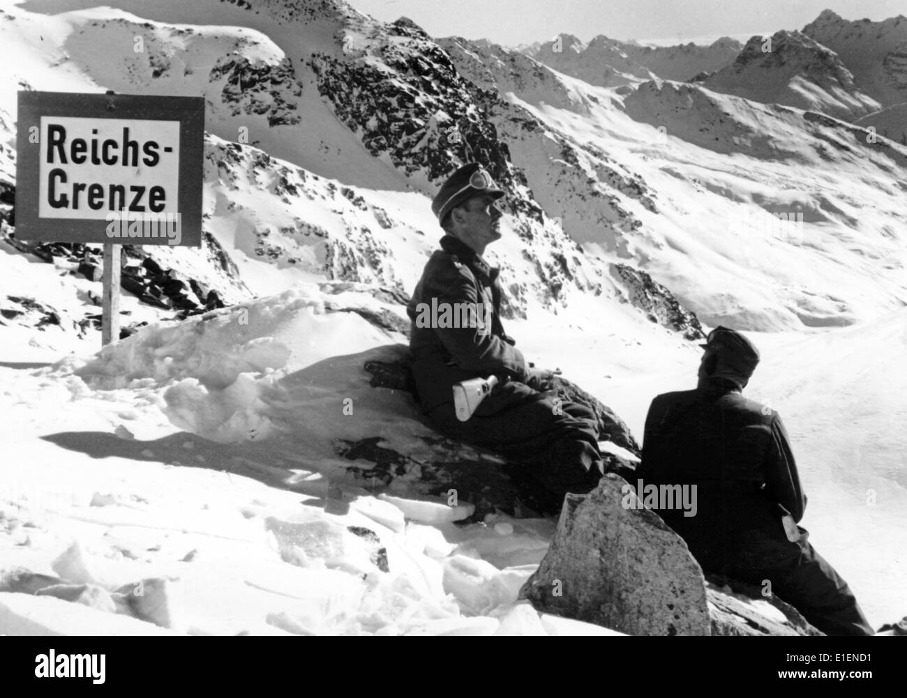 A picture from a Nazi news report shows border guards at their posts at an elevation of 3,000 meters, location unknown, 1944. Fotoarchiv für Zeitgeschichtee - NO WIRE SERVICE Stock Photo