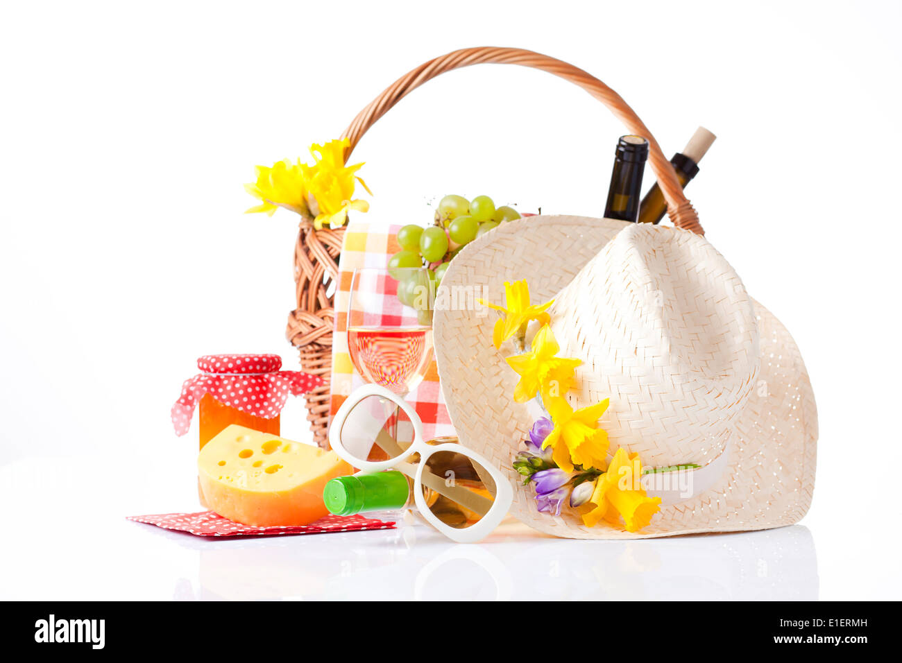 picnic basket with wine, fruit and bread Stock Photo - Alamy