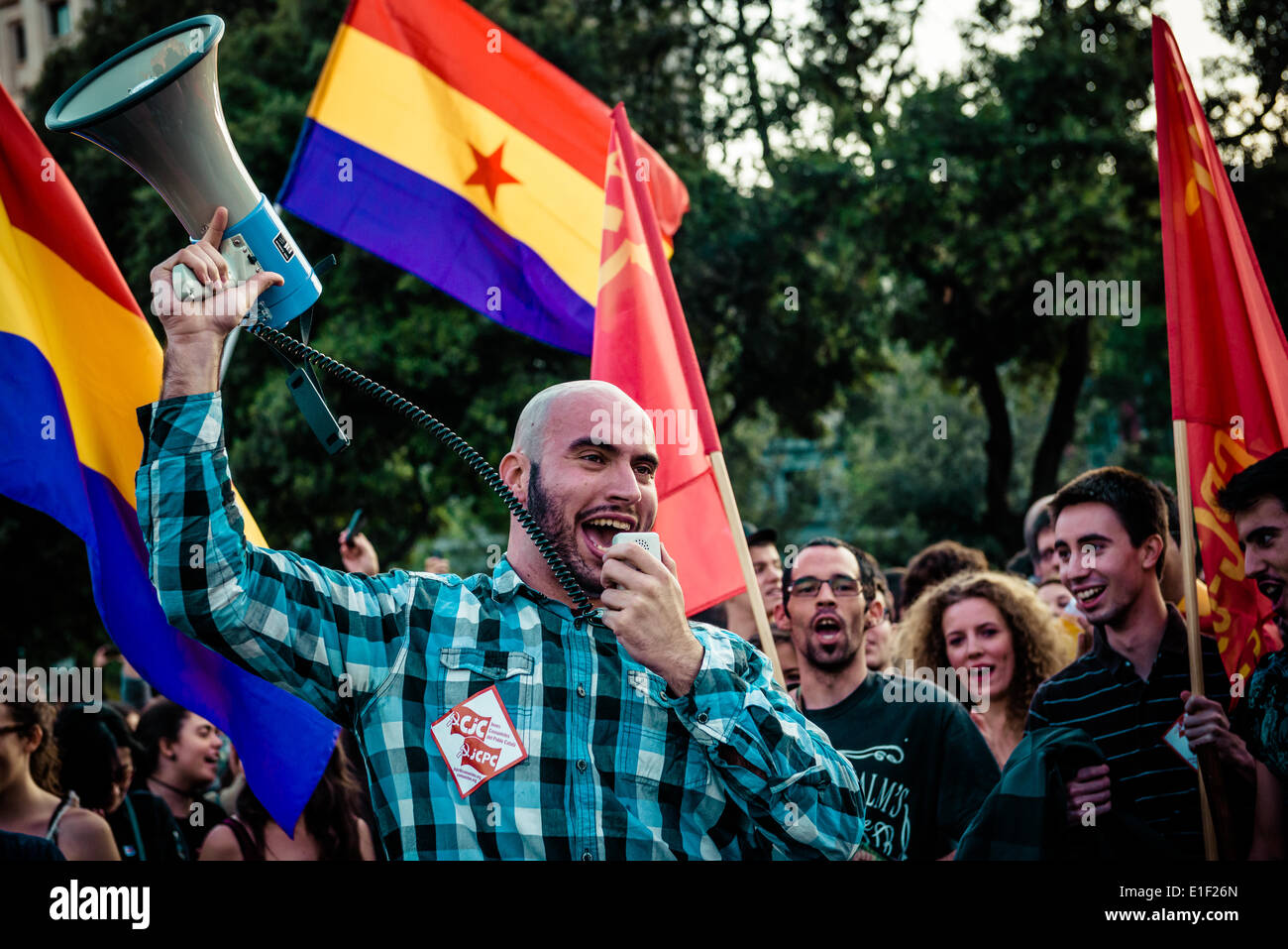 Barcelona, Spain. 2nd June 2014.  Communist protestors for a socialist republic protest against the Spanish monarchy in Barcelona Credit:  matthi/Alamy Live News Stock Photo