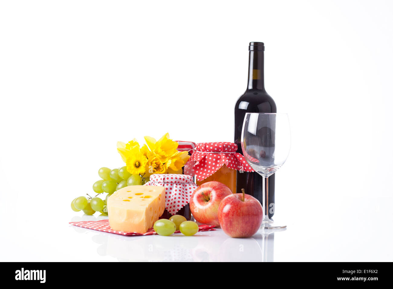picnic basket with wine, fruit and bread Stock Photo - Alamy