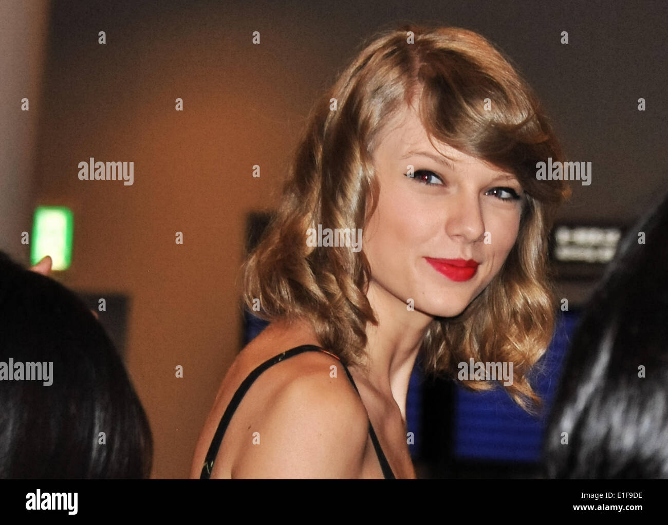 Tokyo, Japan. 02nd June, 2014. Singer Taylor Swift leaves Narita