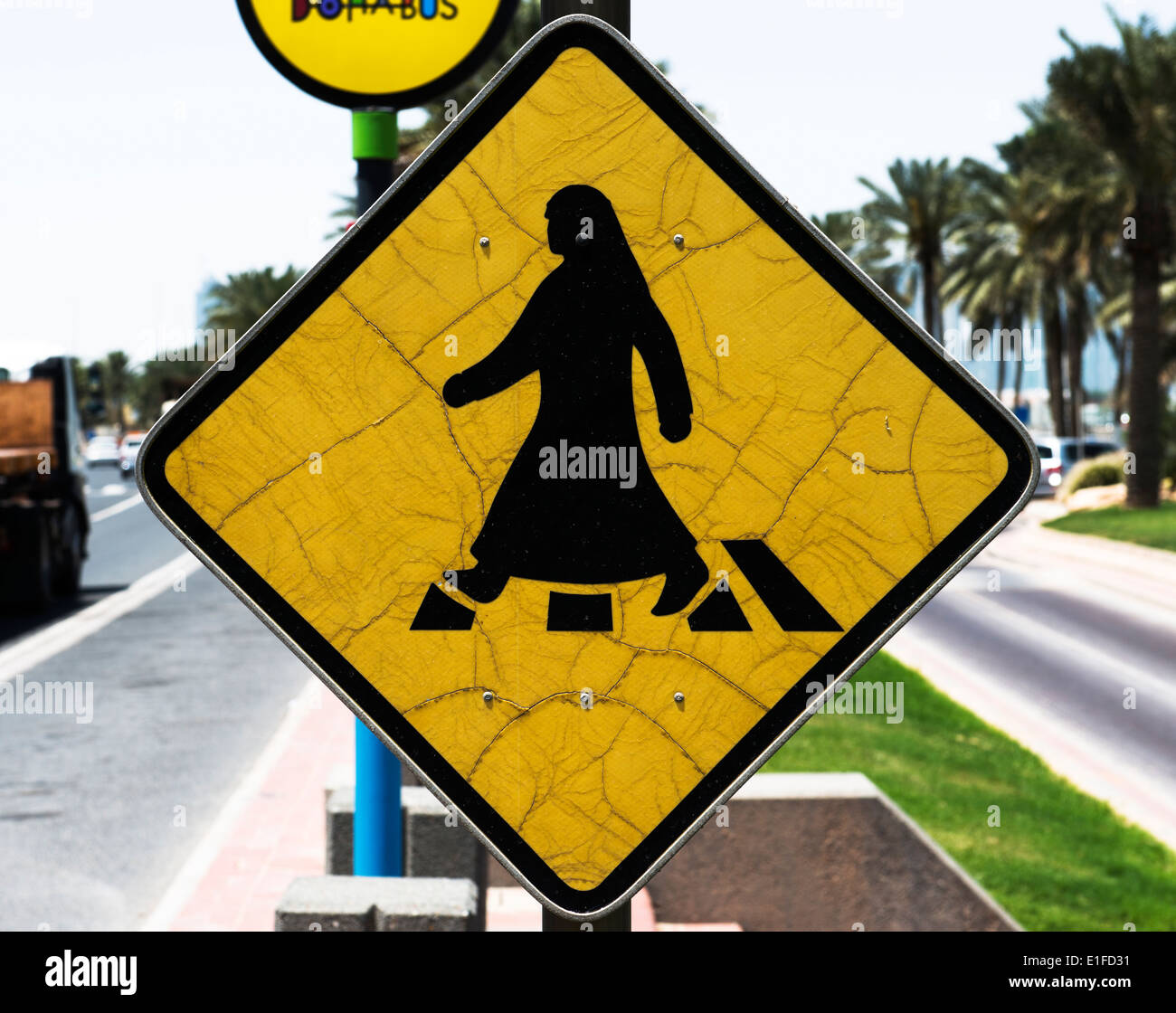 Doha qatar traffic sign hires stock photography and images Alamy