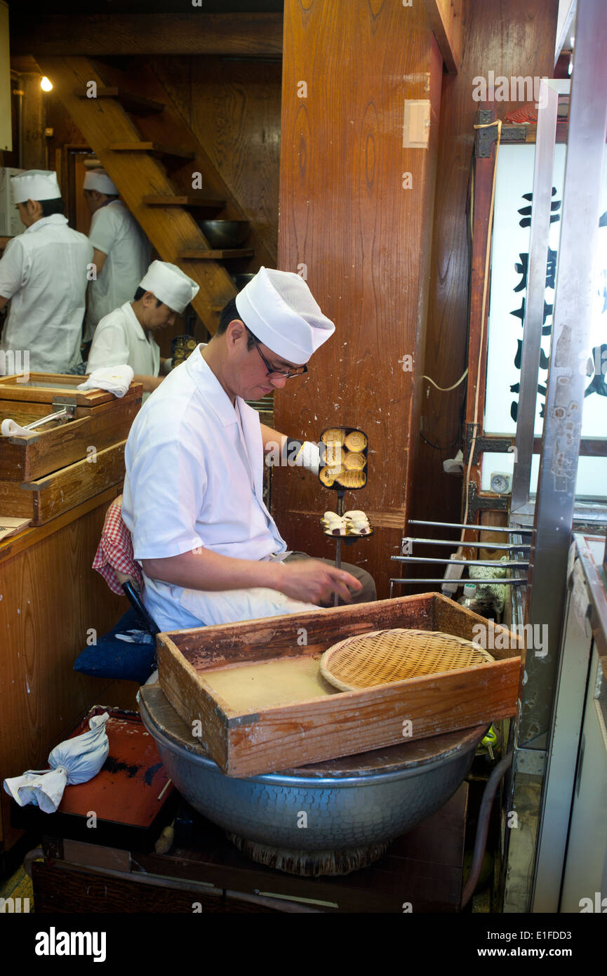 Japan, Honshu, Kanto, Tokyo, Sushi Chef Stock Photo - Alamy