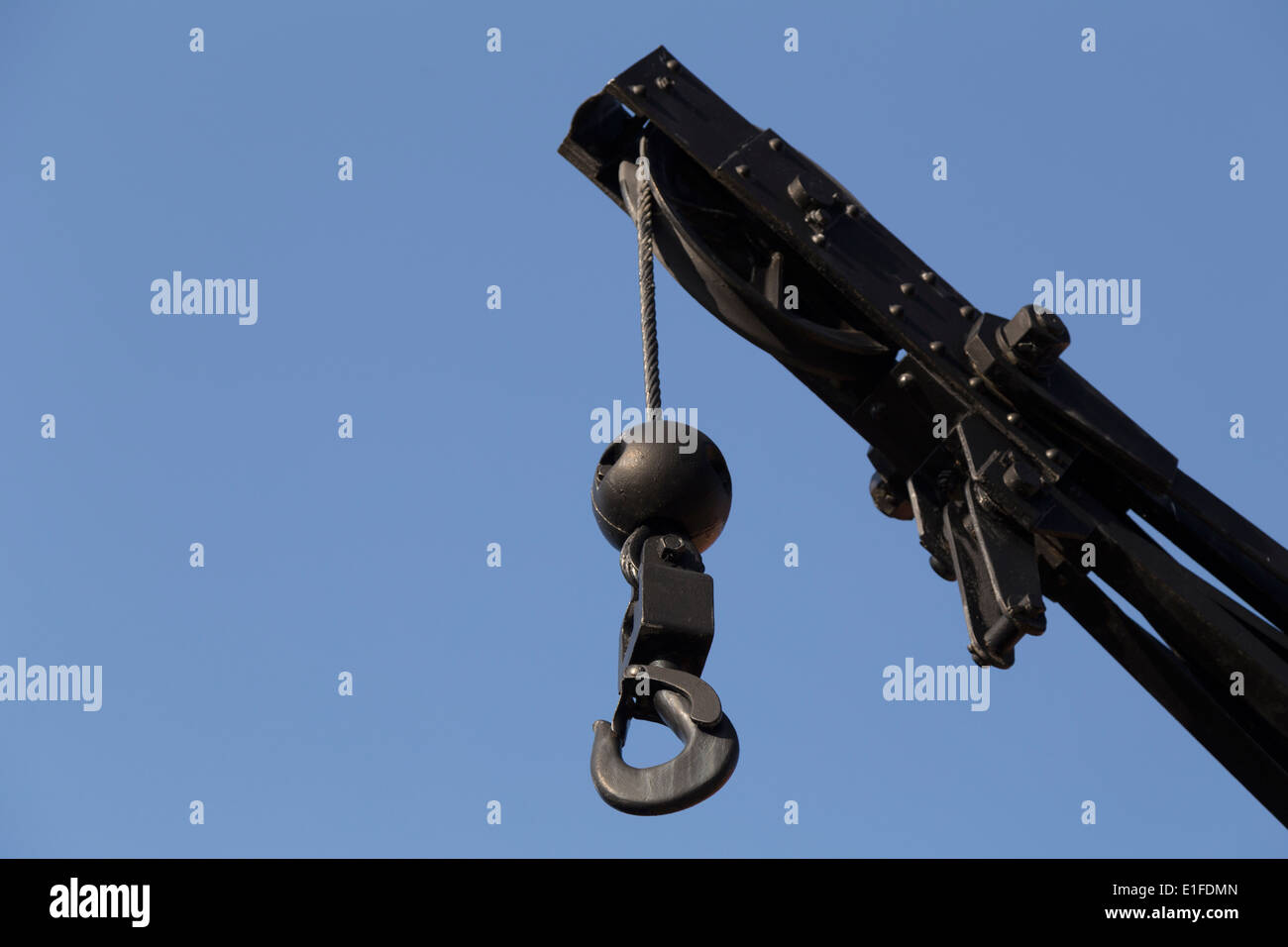 Lifting crane hires stock photography and images Alamy