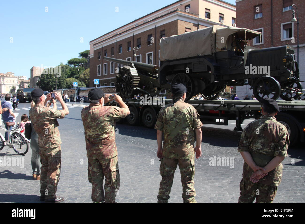Rome, Italy 2nd June 2014 Military personnel marching at the 2nd June Republic Day parade in rome italy © Gari Wyn Williams/Alam Stock Photo