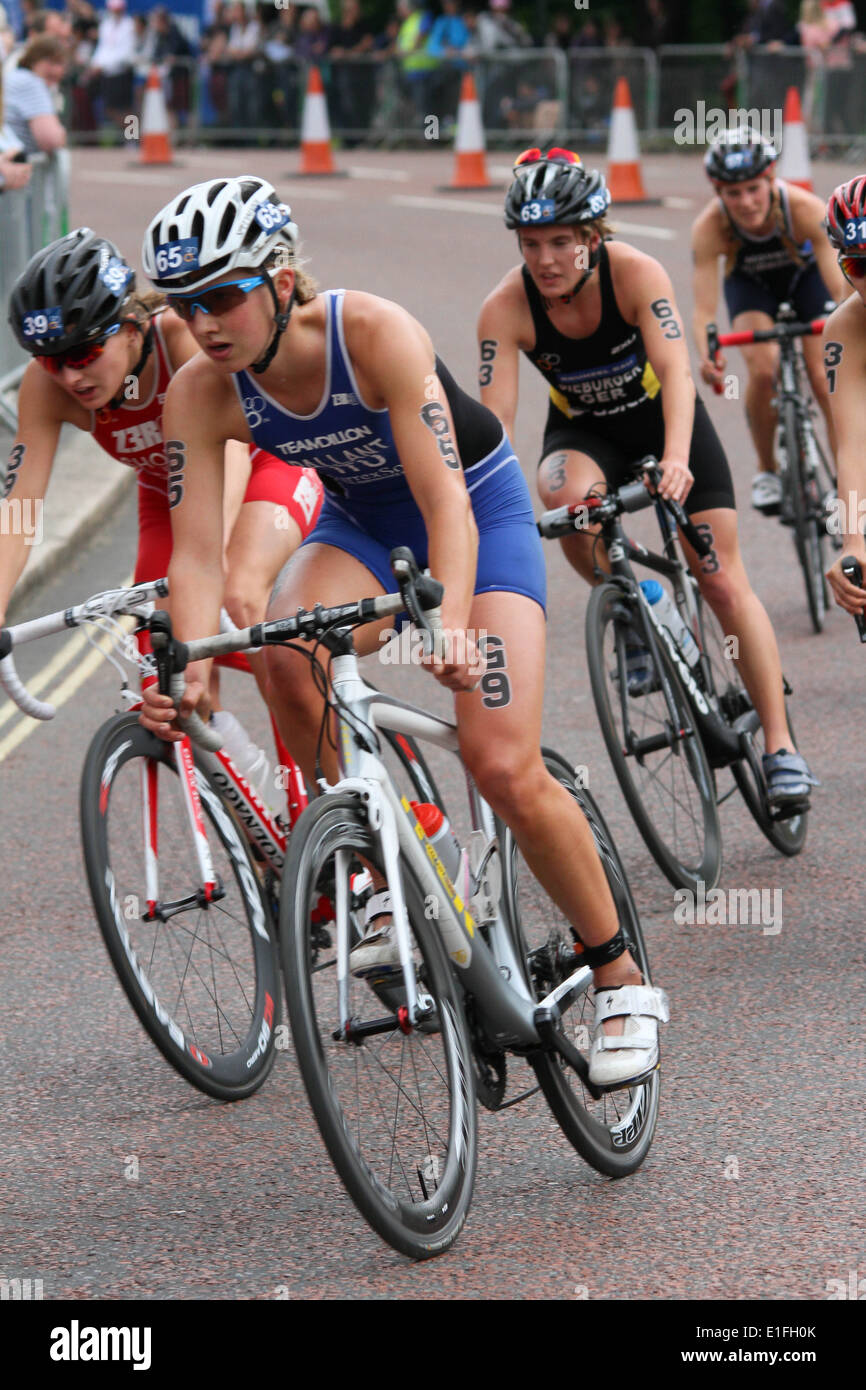 Elite women on bike during the 2014 ITU Triathlon held in London Stock Photo