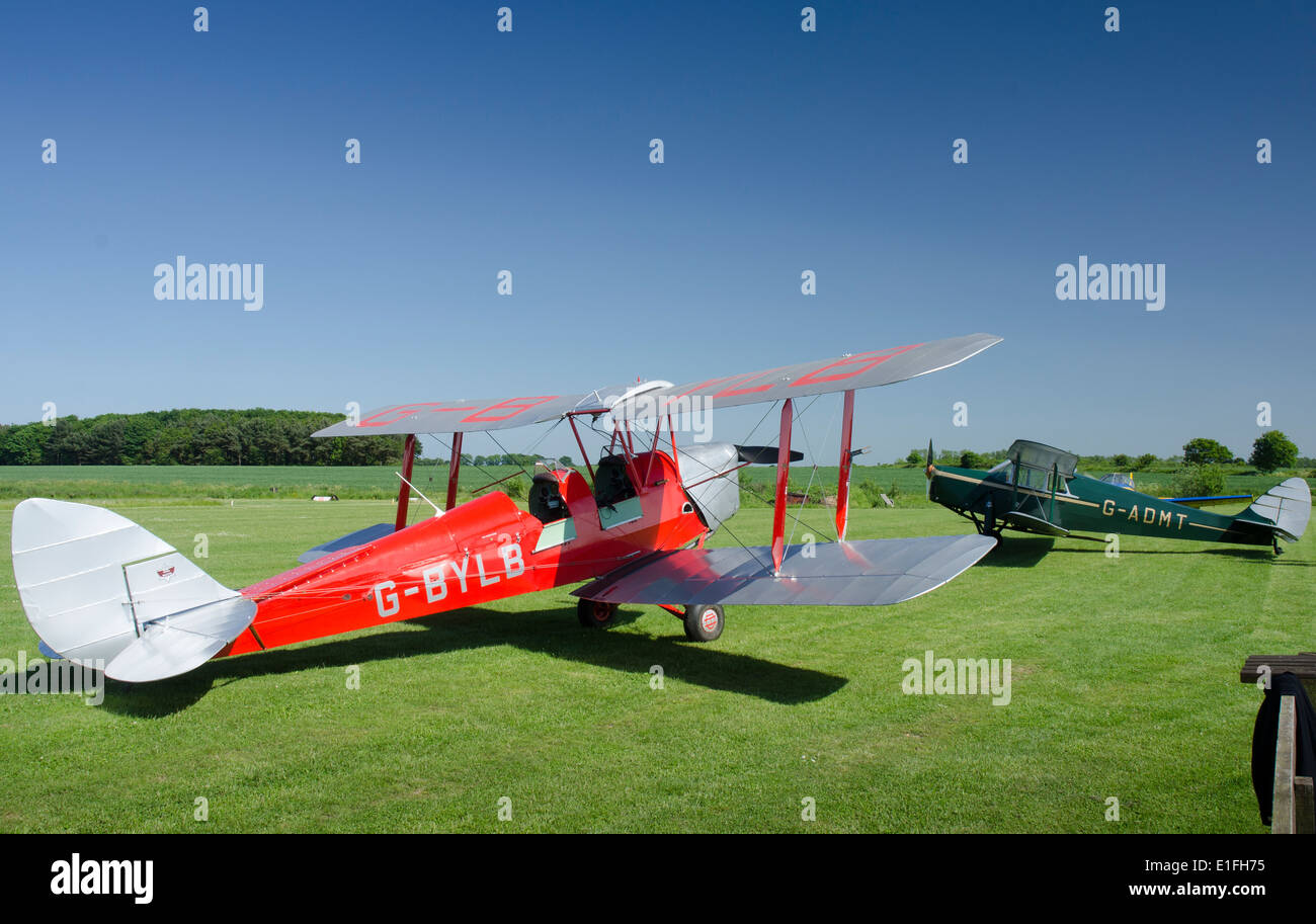 De havilland tiger moth hi-res stock photography and images - Alamy