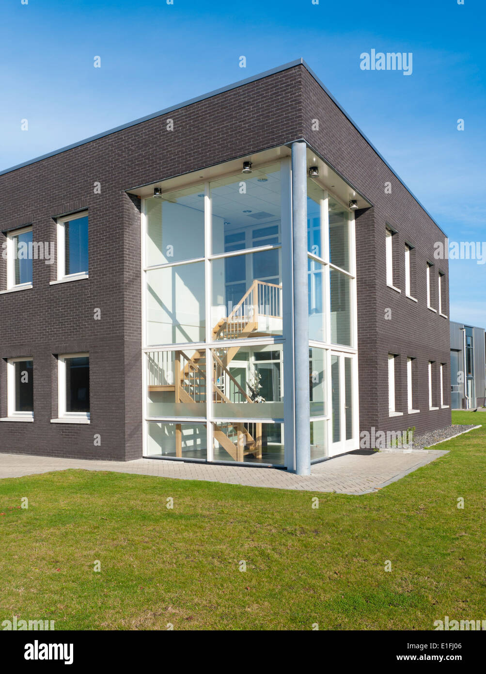 entrance of a modern office building Stock Photo - Alamy