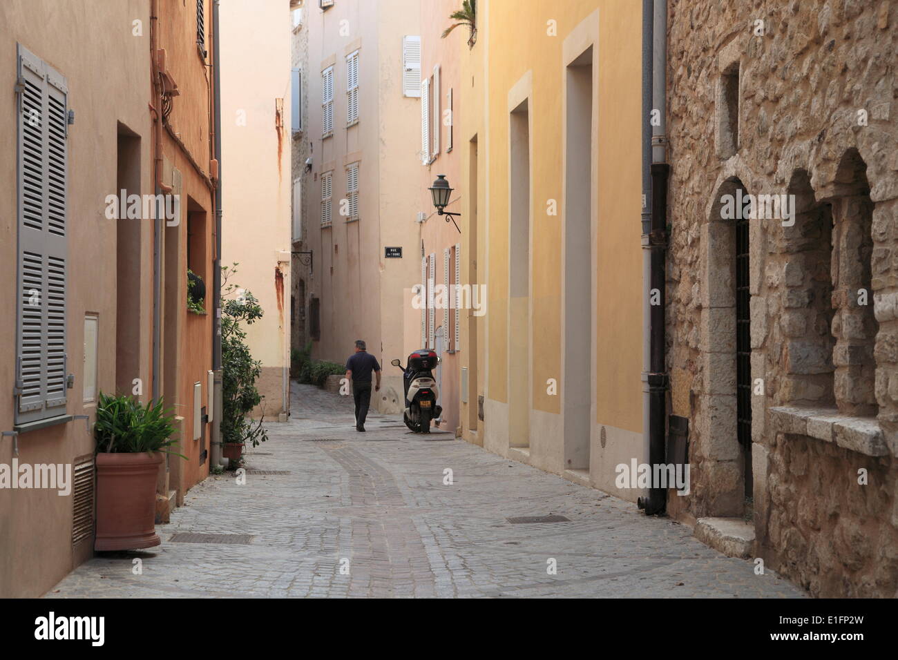 Old Town, Vieil Antibes, Antibes, Alpes-Maritimes, Cote d'Azur, French Riviera, Provence, France, Europe Stock Photo