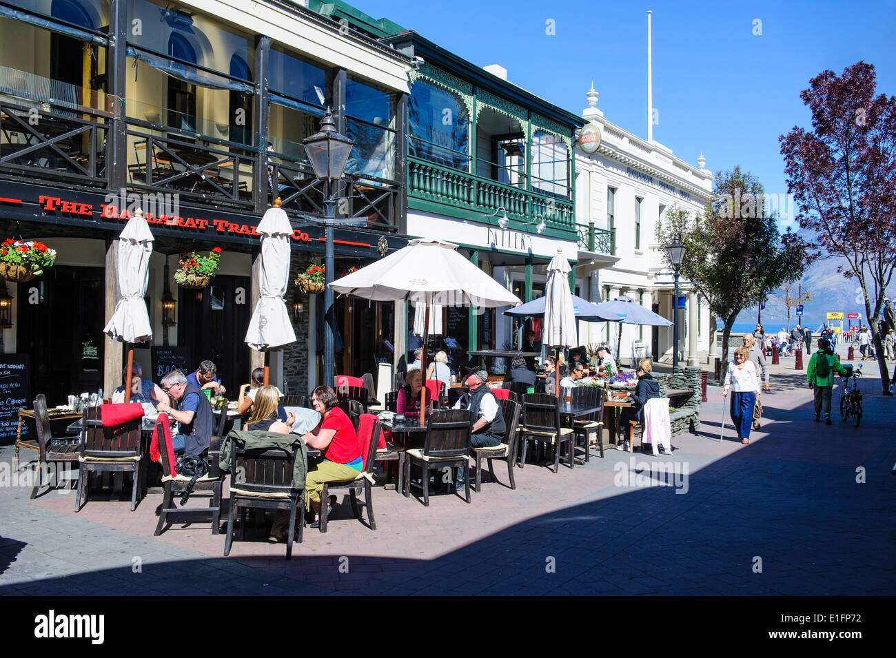 Cafe in the pedestrian zone of Queenstown, Otago, South Island, New ...