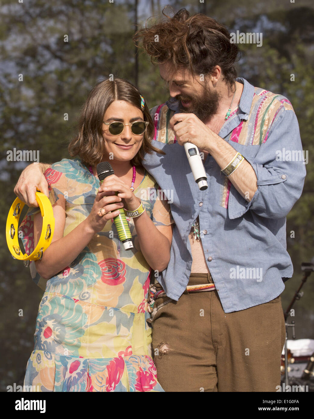 Napa, California, USA. 11th May, 2013. Vocalists JADE CASTRINOS and ALEX EBERT of Edward Sharpe and the Magnetic Zeros performs at BottleRock music festival in Napa, California © DeSlover/ZUMAPRESS.com/Alamy