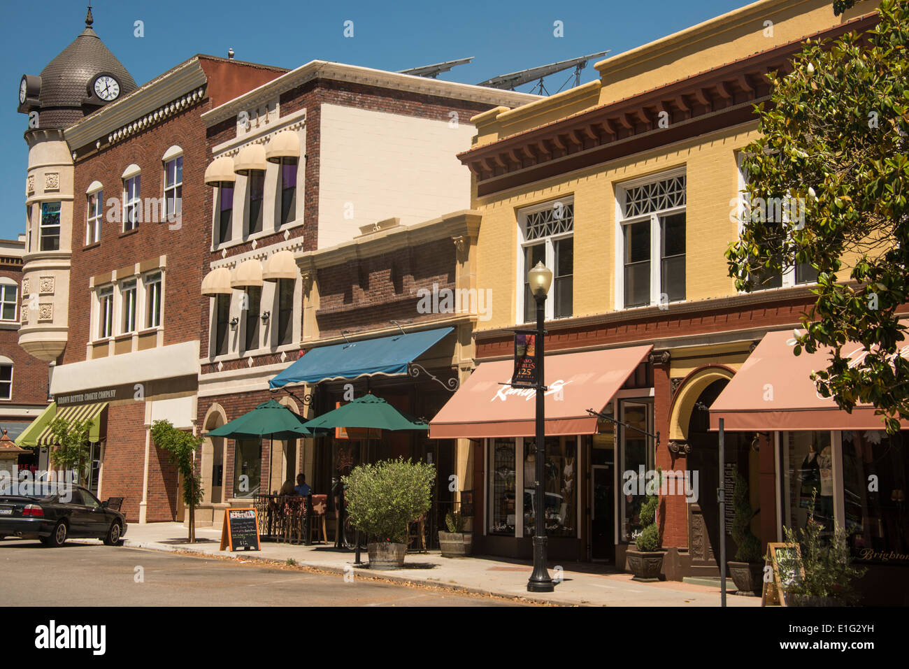 stores and cafes in downtown square in Paso Robles, San Luis Obispo