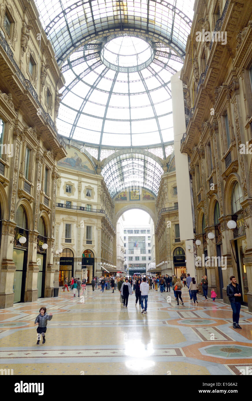 Galleria vittorio emanuele milan hi-res stock photography and images ...