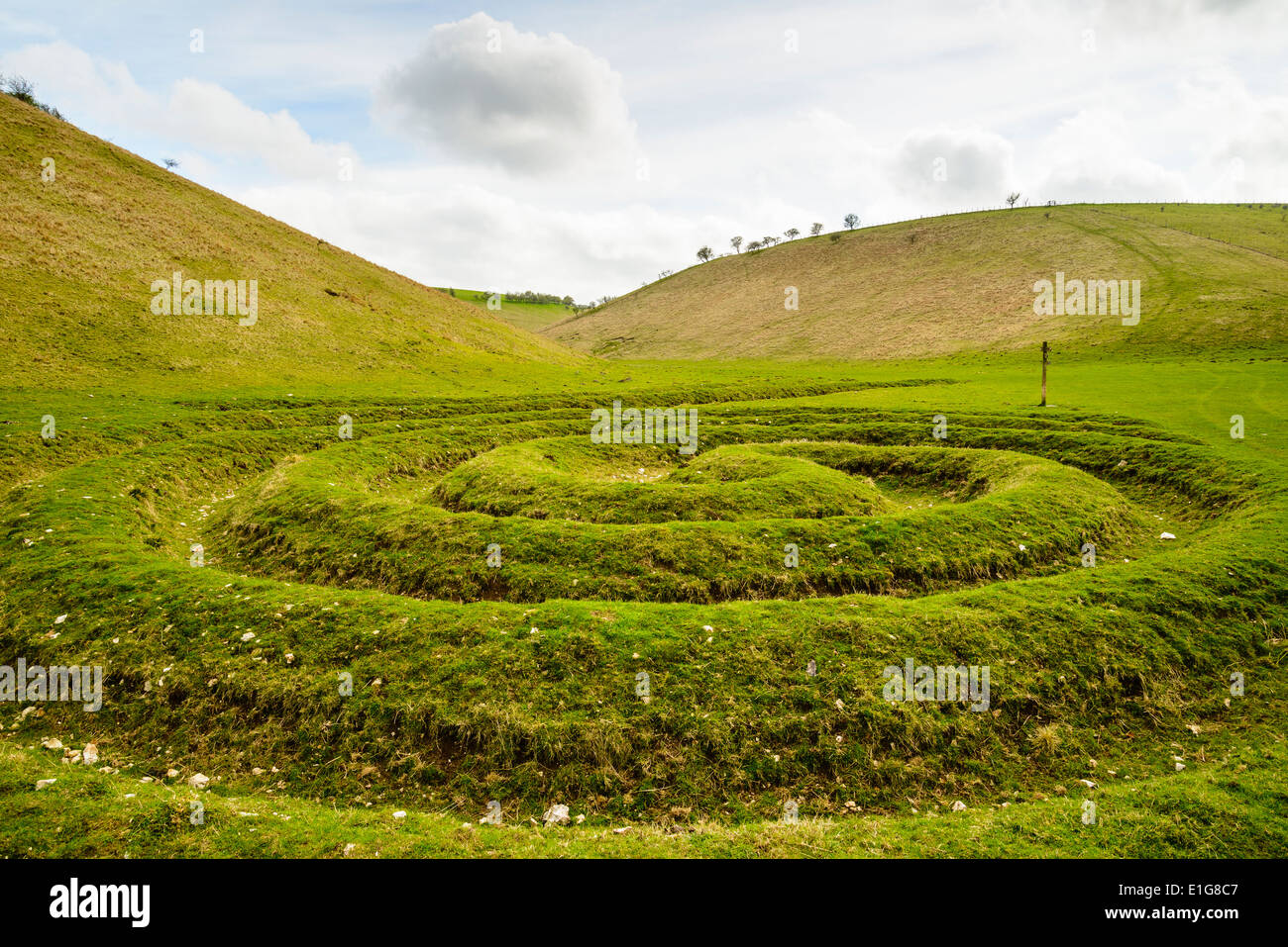 Waves and Time by Chris Drury is an artwork on the Yorkshire Wolds Way in Thixen Dale Stock Photo
