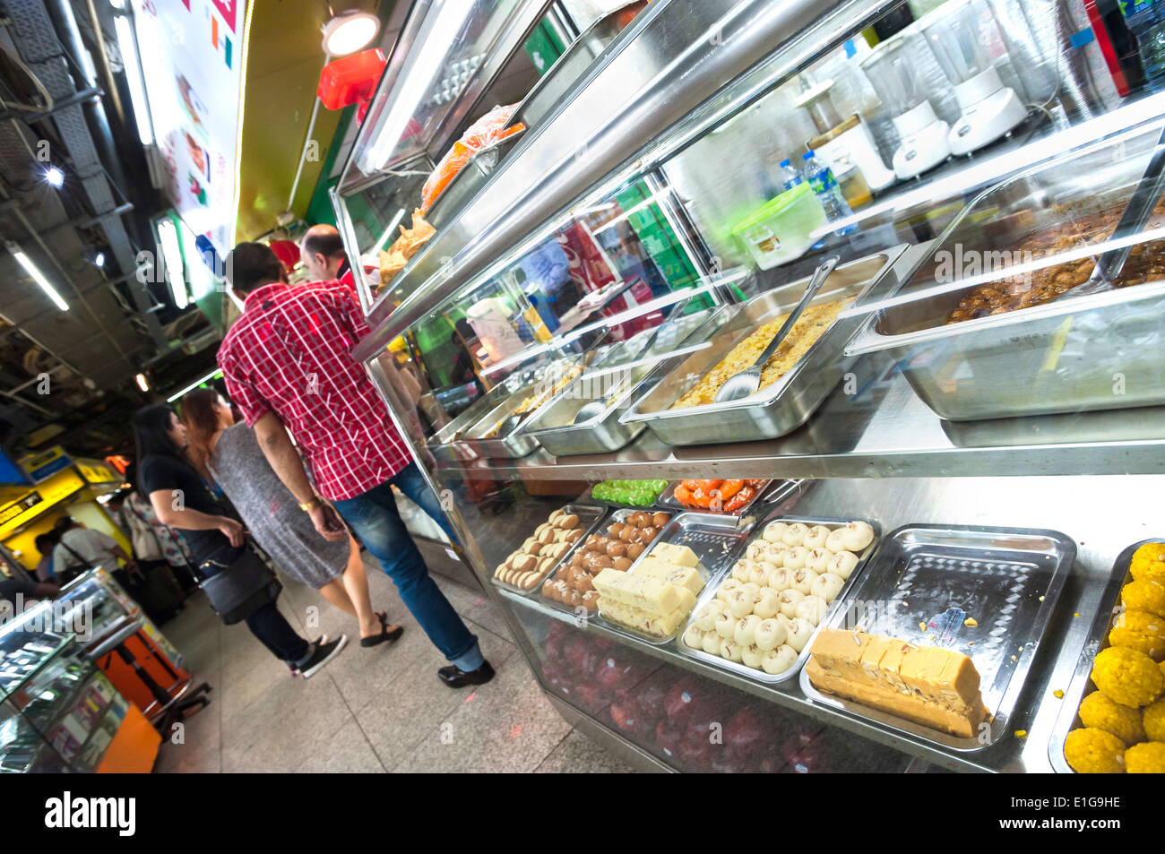 An Indian food stall on the ground floor of Chungking Mansions, Hong Kong Stock Photo