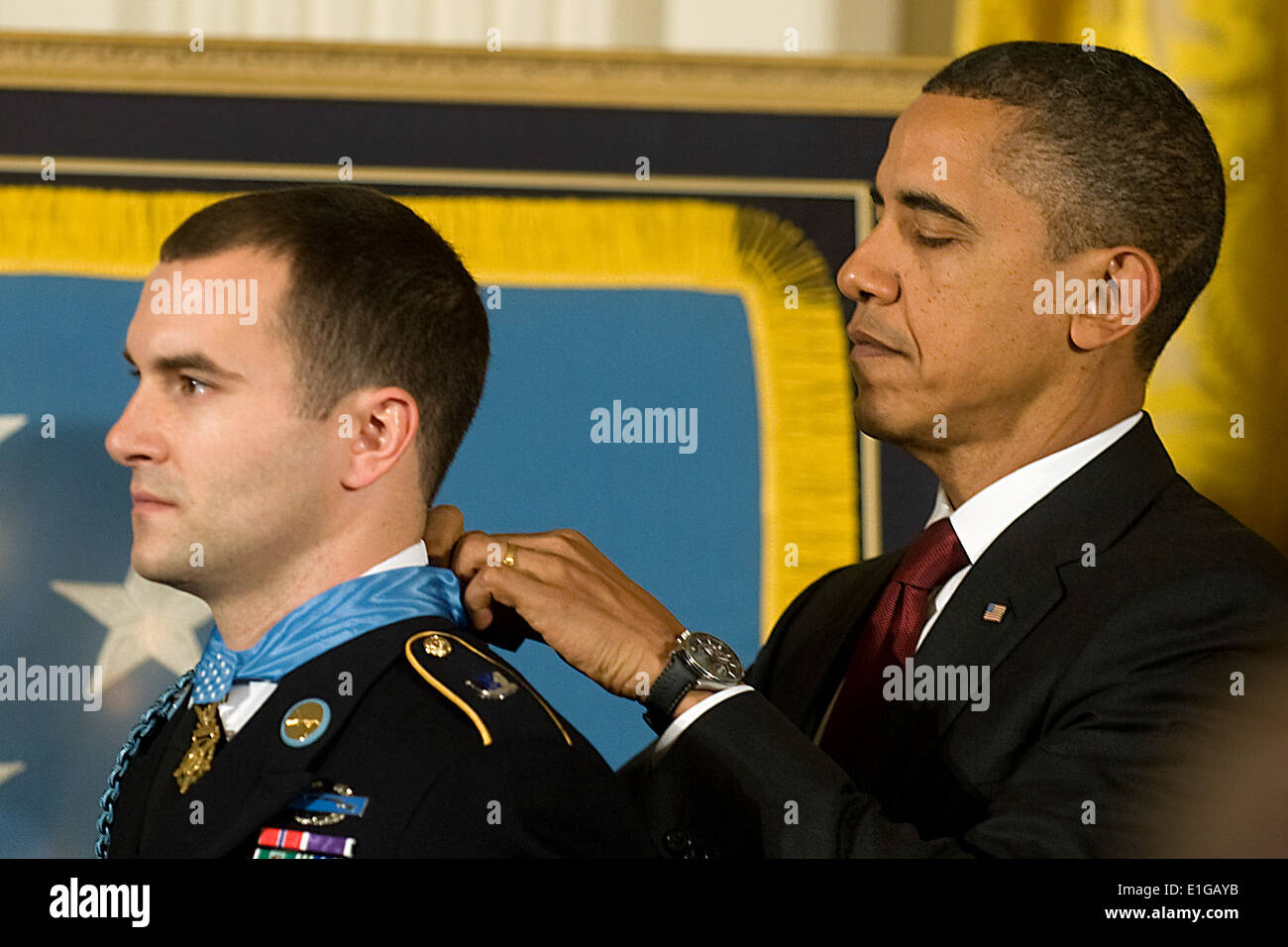 President Barack Obama presents the Medal of Honor to U.S. Army Staff ...