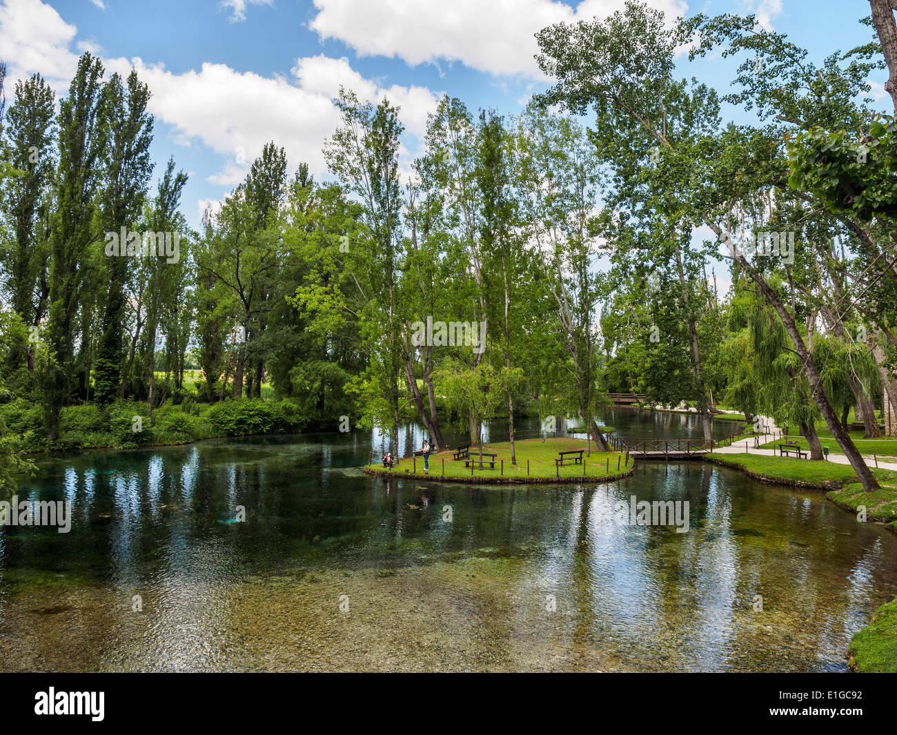 Fonti Del Clitunno Hi res Stock Photography And Images Alamy fonti-del-clitunno-hi-res-stock-photography-and-images-alamy