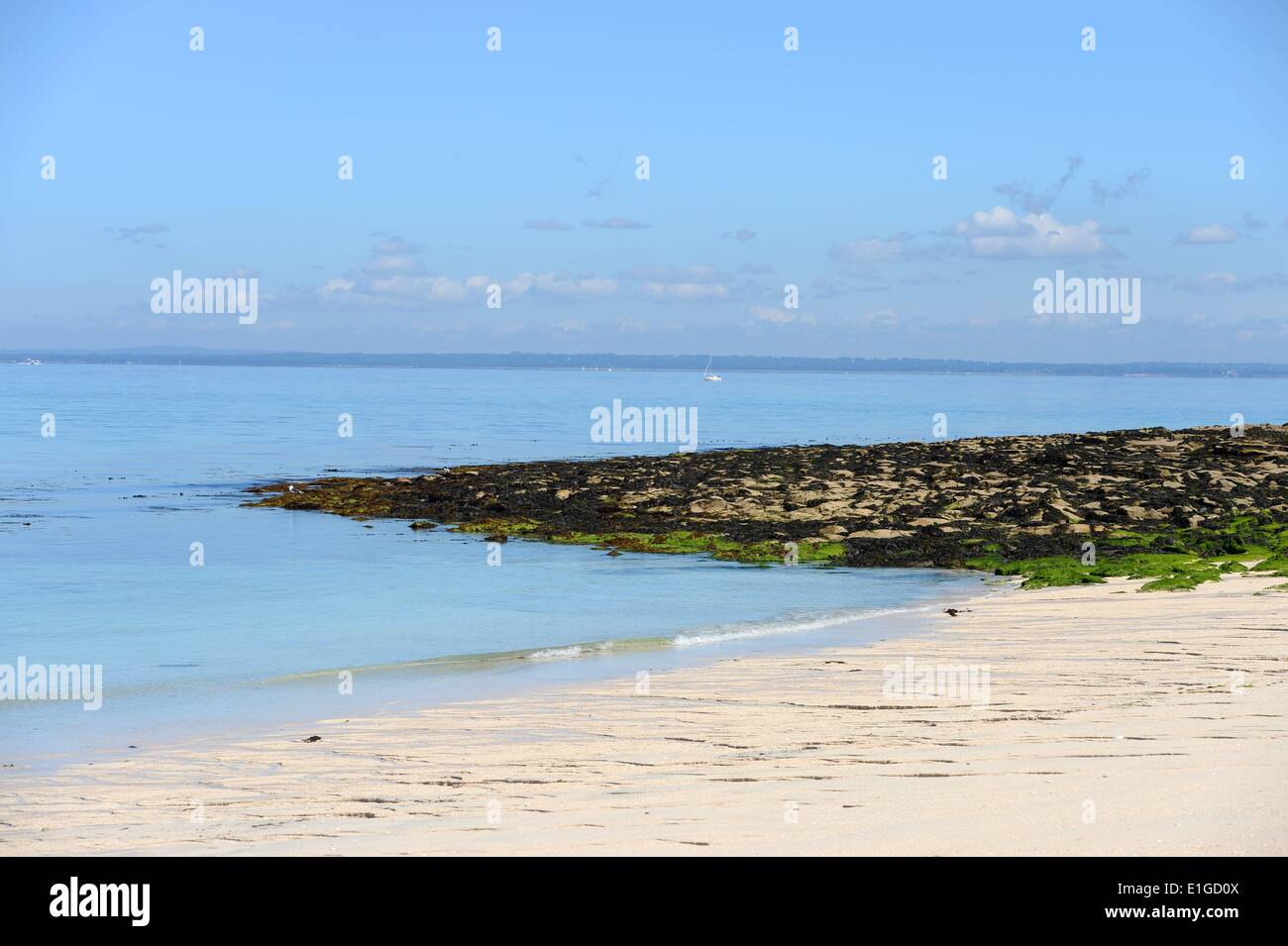 The Glénan islands (French: Îles des Glénan or Archipel des Glénan, Breton: Inizi Glenan) are an archipelago located off the coast of France. Finistere, Brittany, France, 28.May 2014. Photo: Frank May/picture alliance Stock Photo