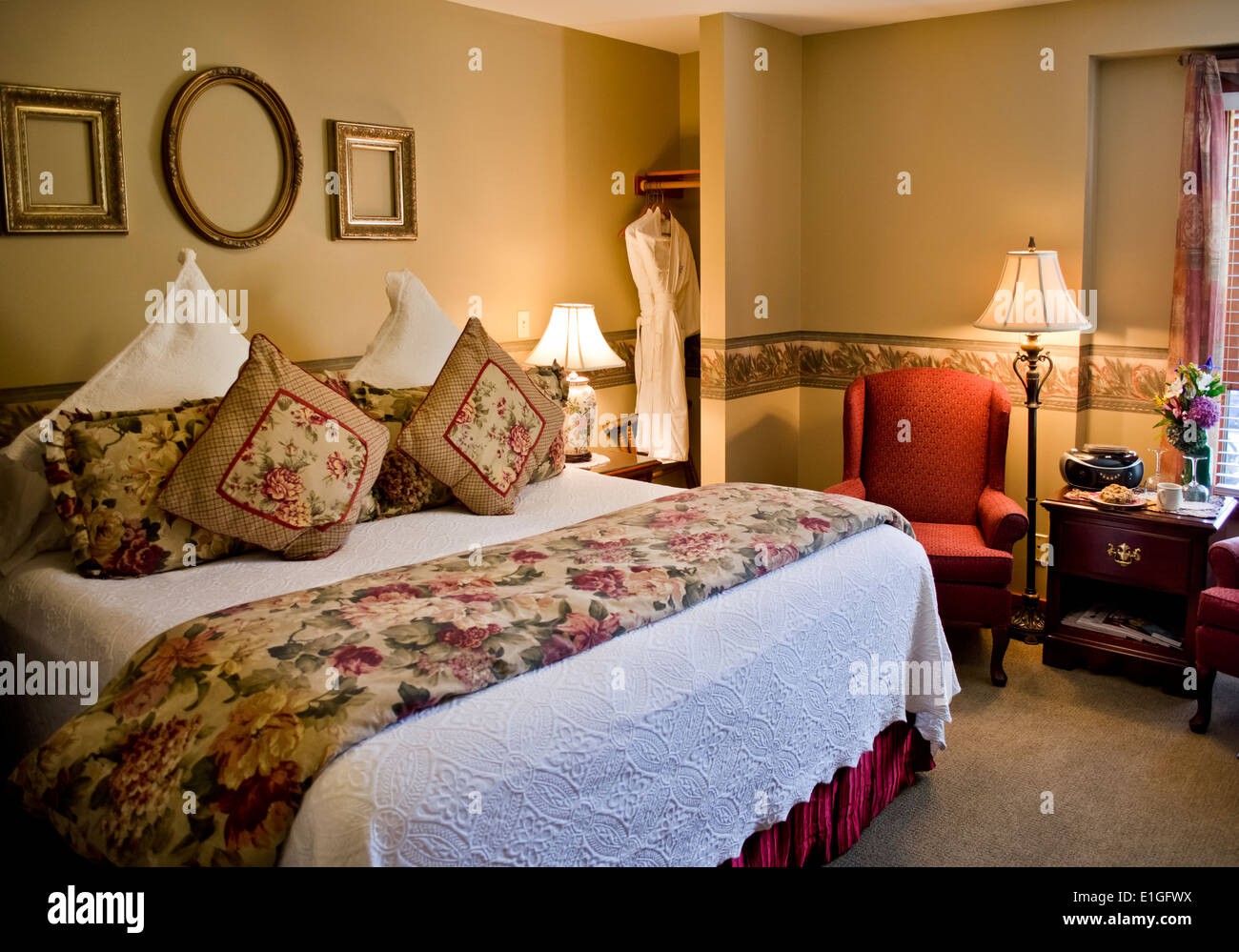 Empty hotel room at the Wild Iris Inn, a charming Bed and Breakfast in La Conner, Washington, U.S.A. Stock Photo