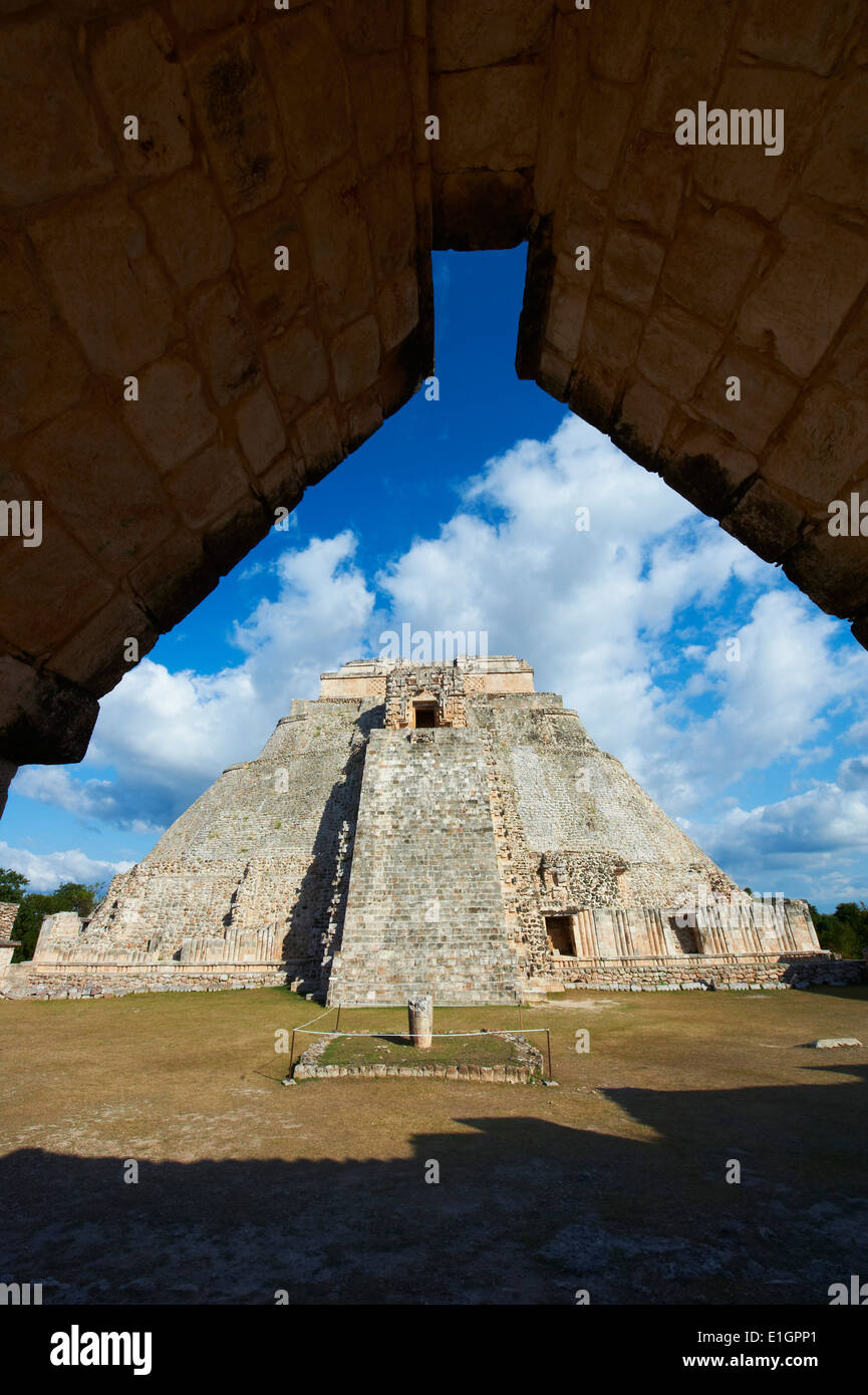 Mexico, Yucatan state, Uxmal, archaeological Mayan site, world heritage of the UNESCO, Magicians Pyramid, Governor's Palace Stock Photo