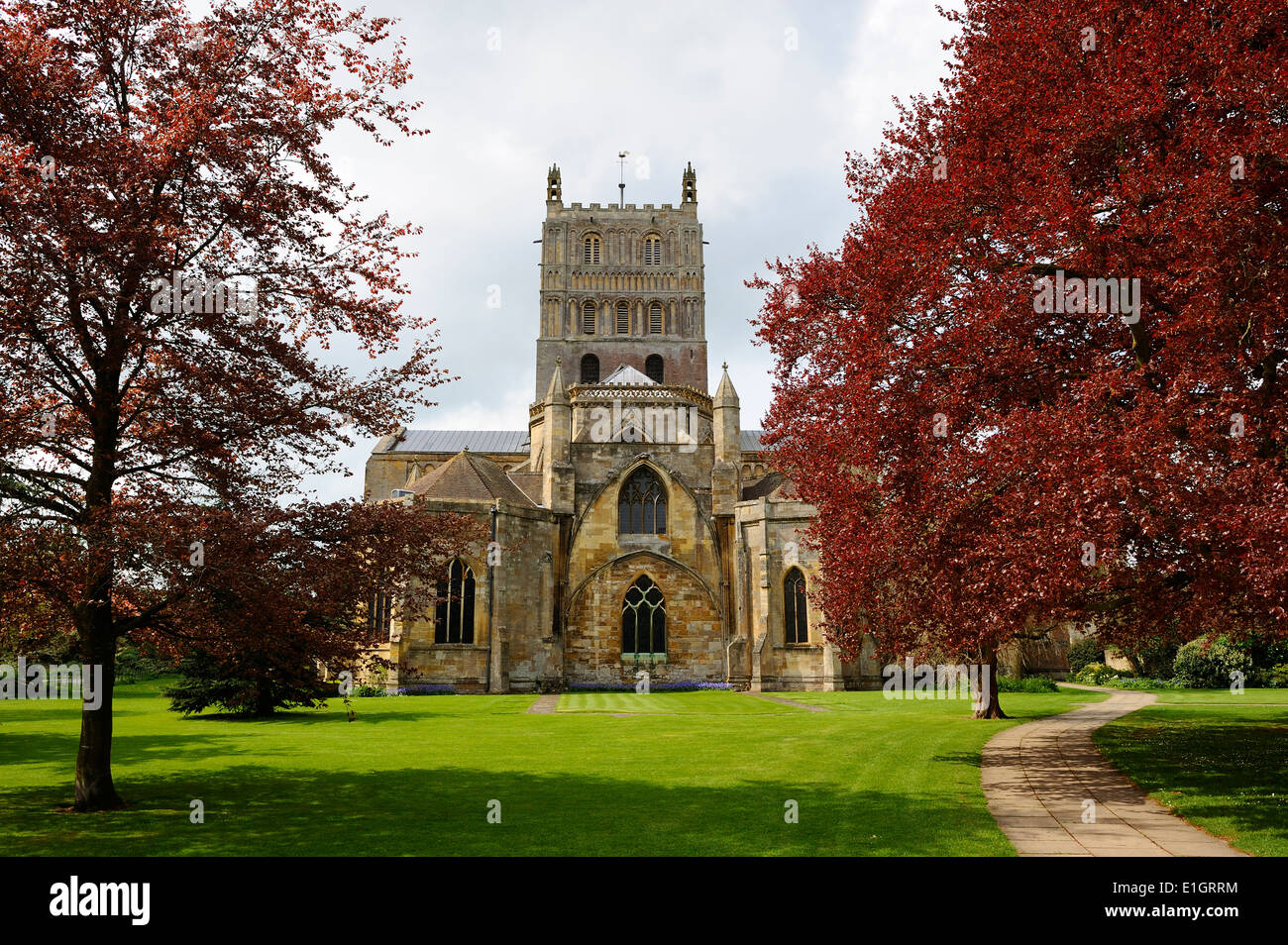 Tewkesbury abbey grounds hires stock photography and images Alamy
