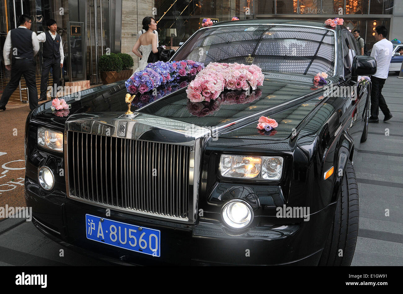 Rolls Roycebefore The Ritz Carlton palace hotel Pudong Shanghai China Stock Photo