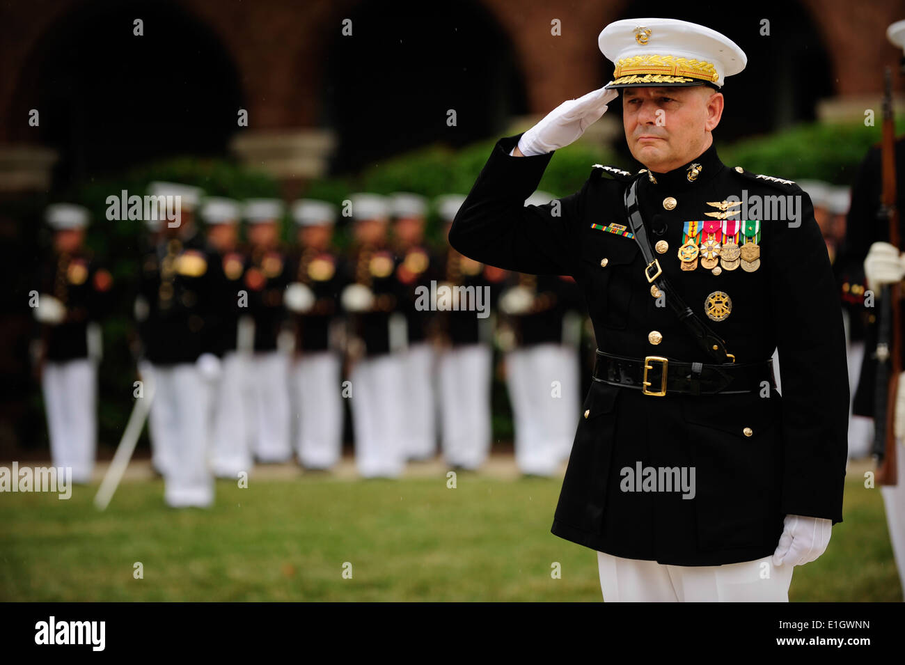 Vice Chairman of the Joint Chiefs of Staff Marine Corps Gen. James E. Cartwright salutes during the playing of the national ant Stock Photo
