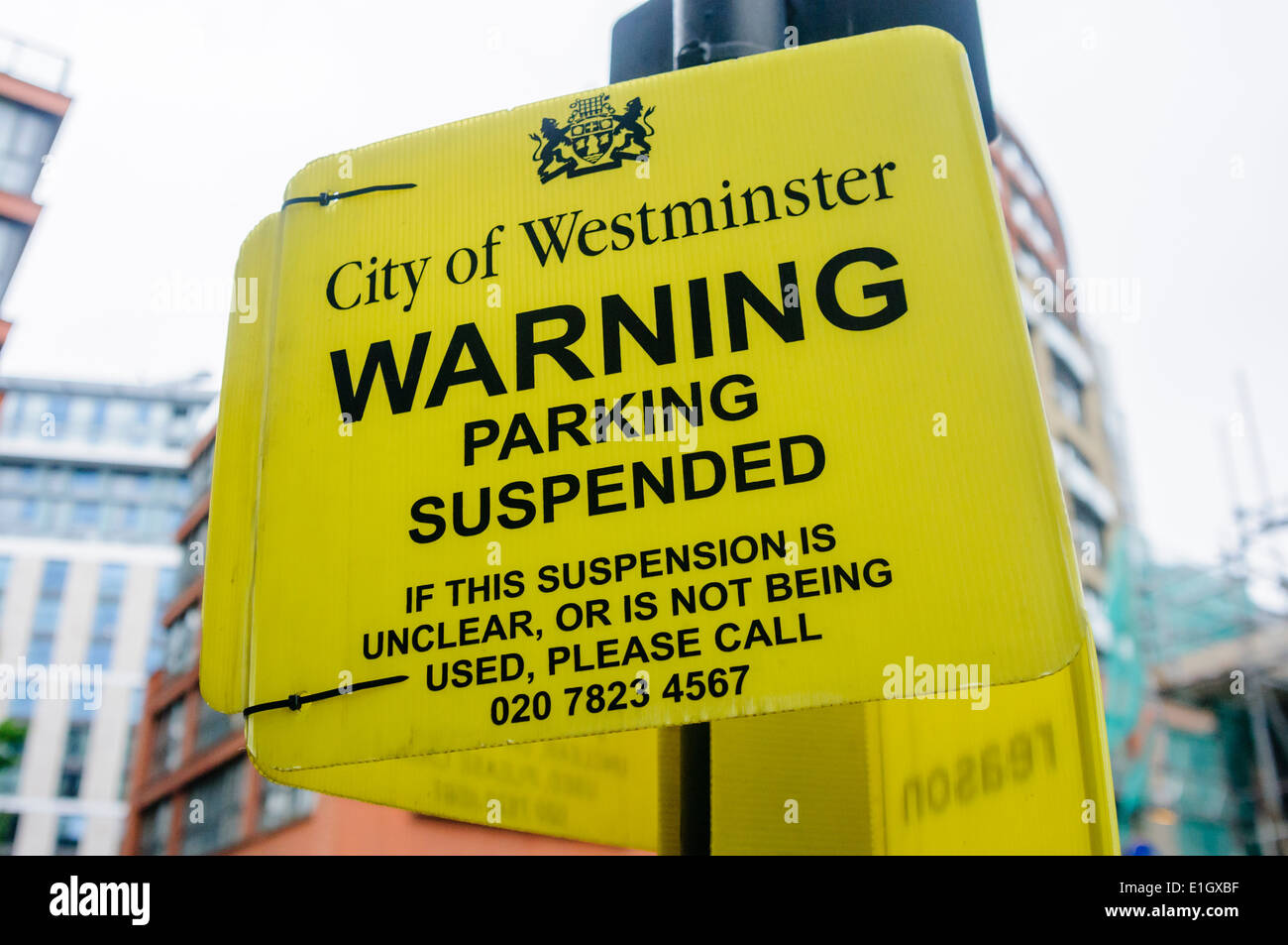No parking warning signs hi-res stock photography and images - Alamy
