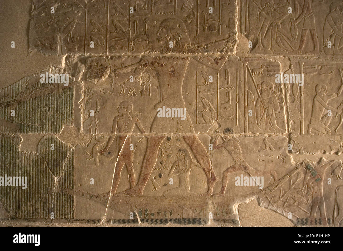 Mastaba of Nefer and Kahay. Hunter in the Nile river's marshes. 5th Dynasty. Old Kingdom. Saqqara. Egypt. Stock Photo