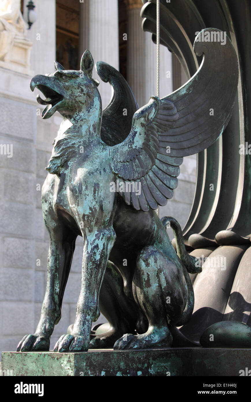 Griffin statue hires stock photography and images Alamy