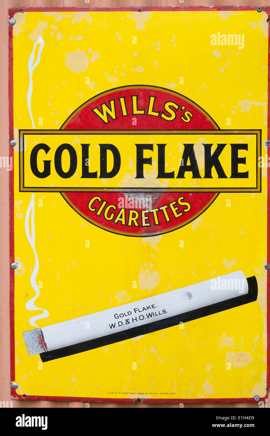 silver line cigarettes 1940s Cigarettes 1940s hi-res stock photography and images
