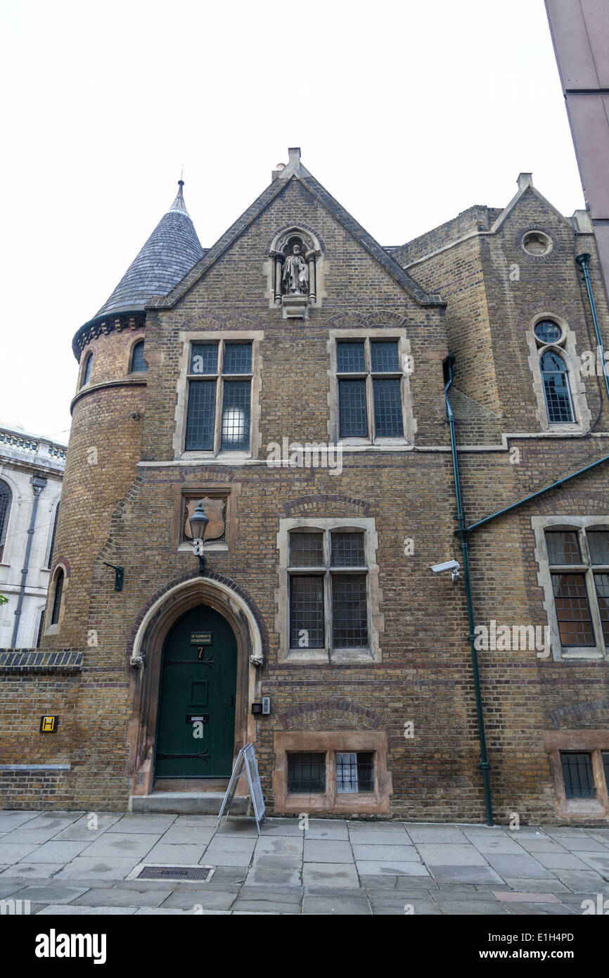 The front facade of St Andrew's Court House, Holborn, designed by the