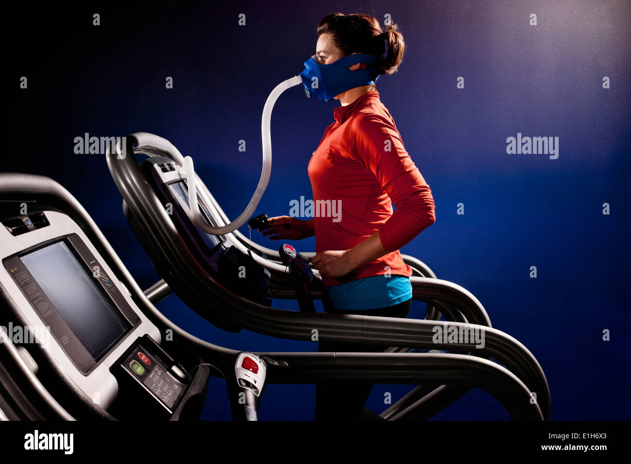 Oxygen mask woman hires stock photography and images Alamy