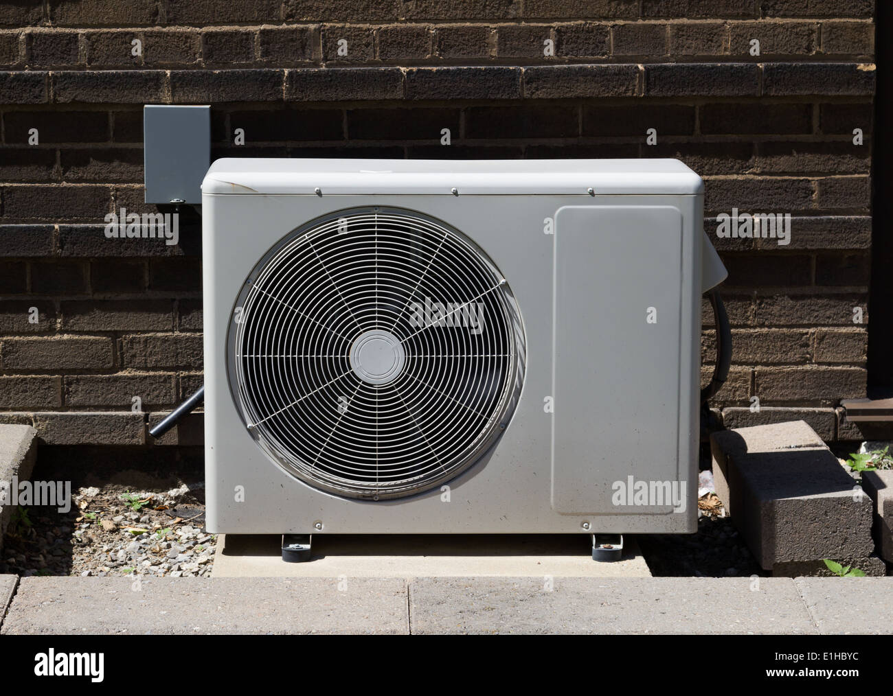 Air conditioner outside unit hires stock photography and images Alamy